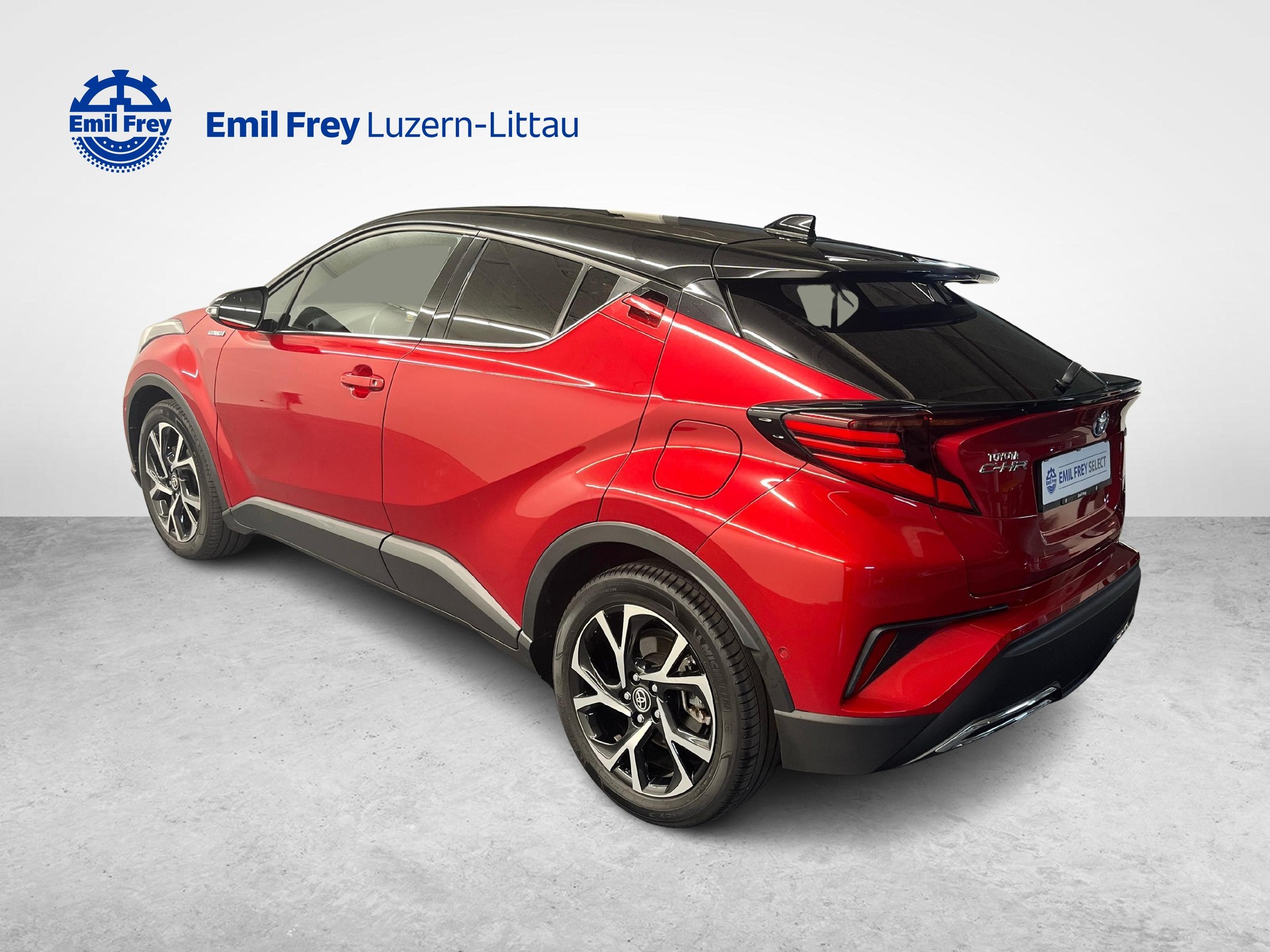 TOYOTA C-HR 2.0 VVTi HSD Trend-image-2
