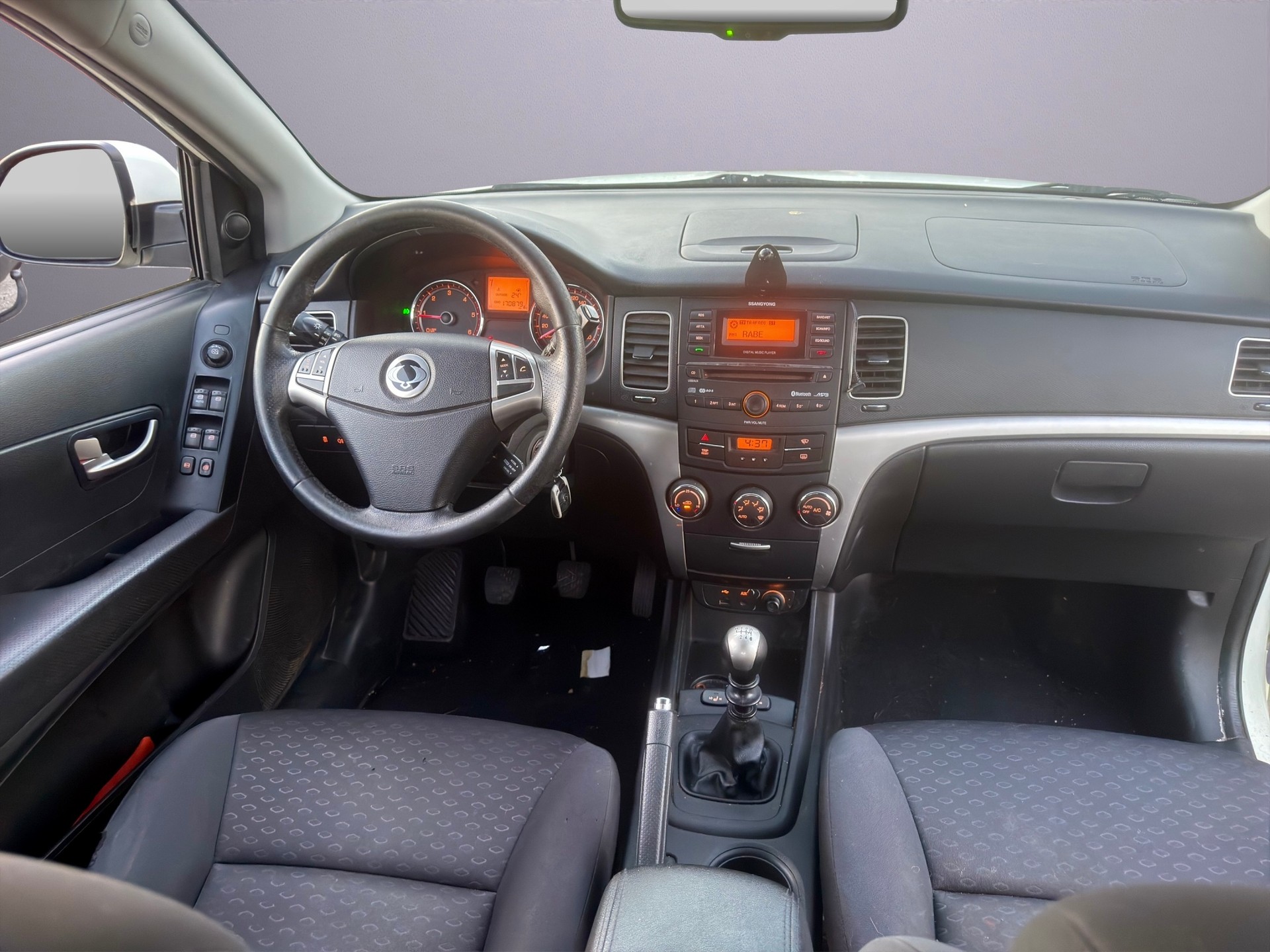 KGM-SsangYong Korando 2.0 e-XDI Sapphire-image-12