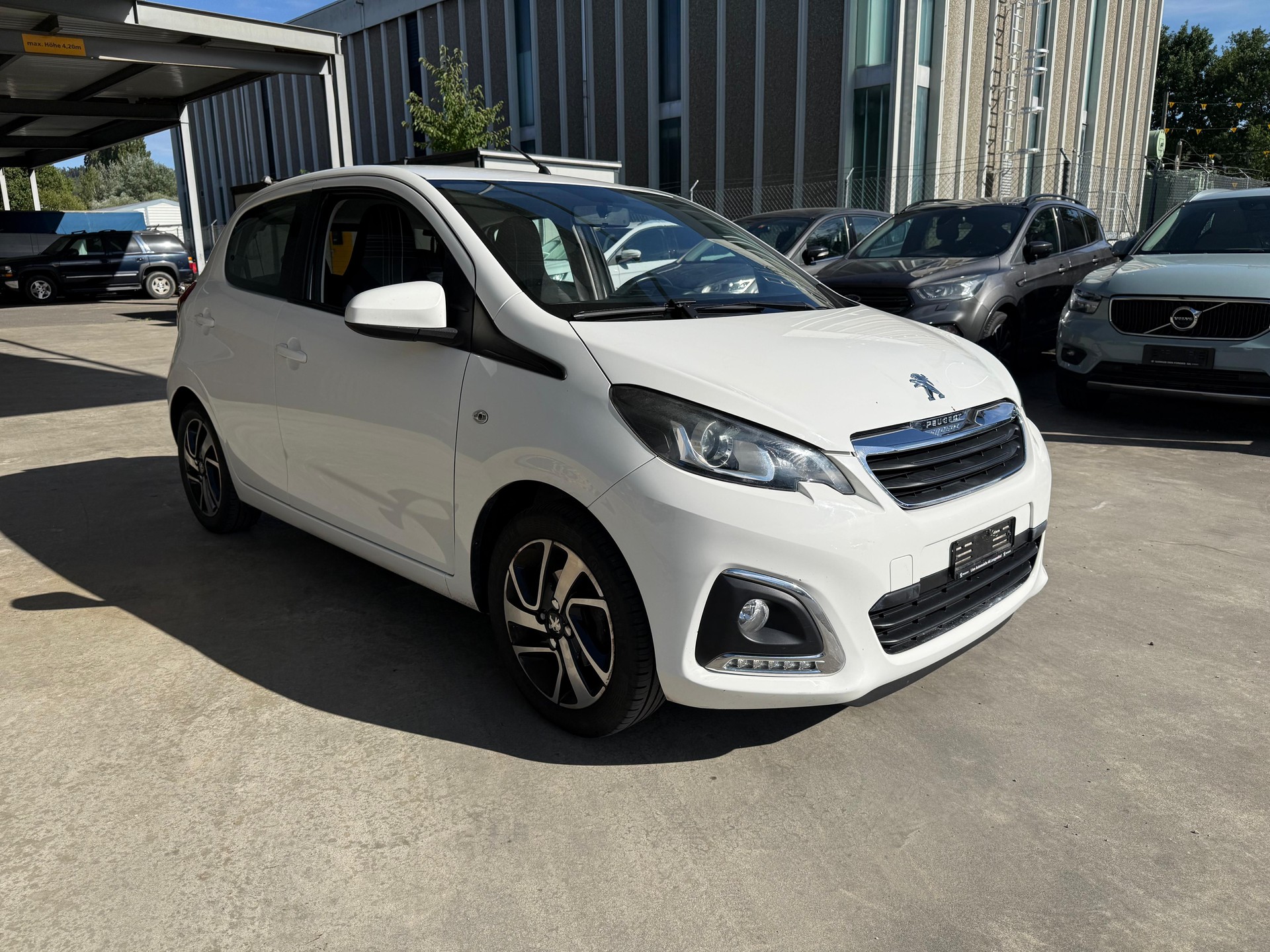 PEUGEOT 108 1.2 VTi Allure-image-3