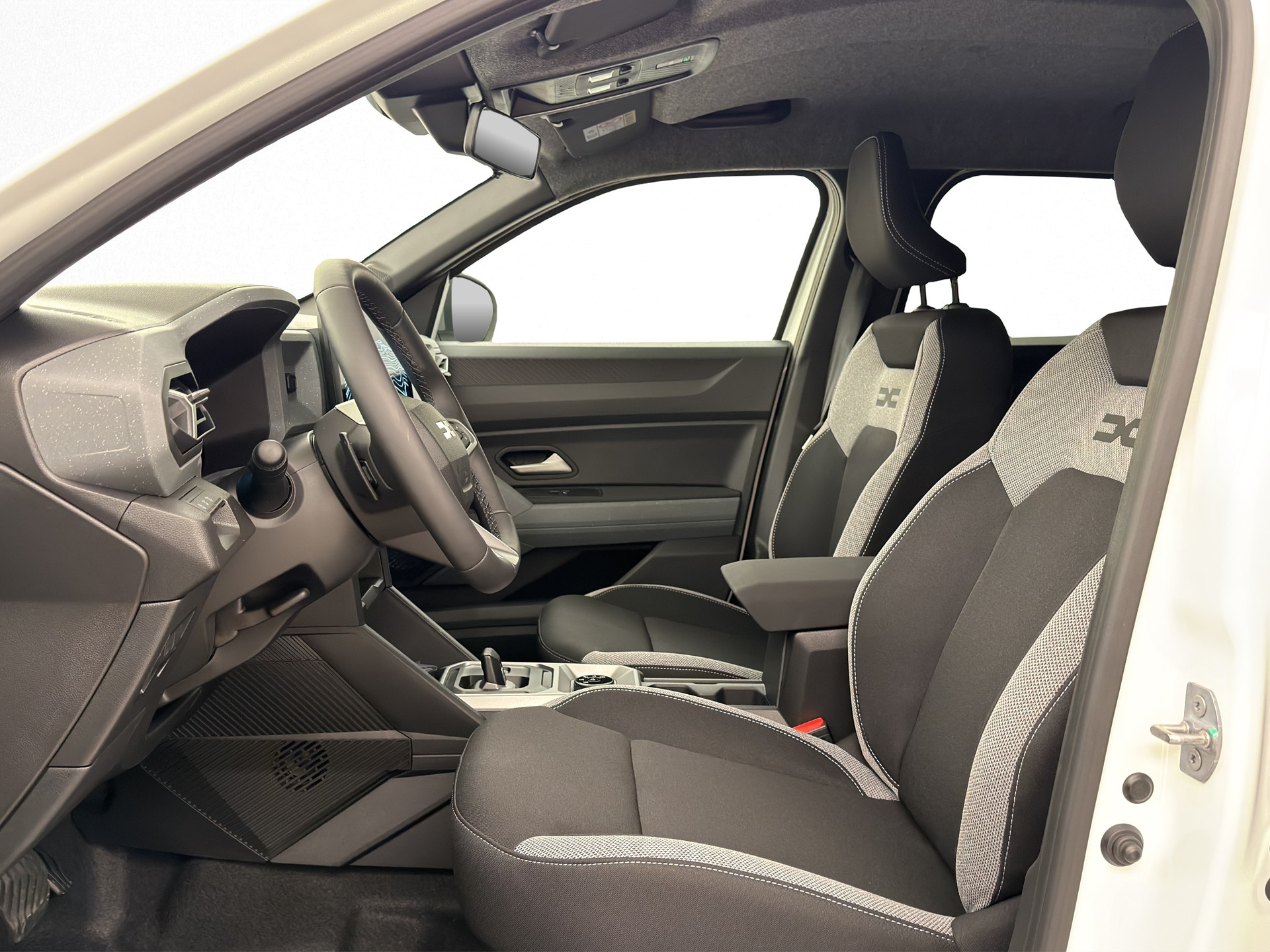 DACIA Duster 1.2 Hybrid Journey 4WD-image-7