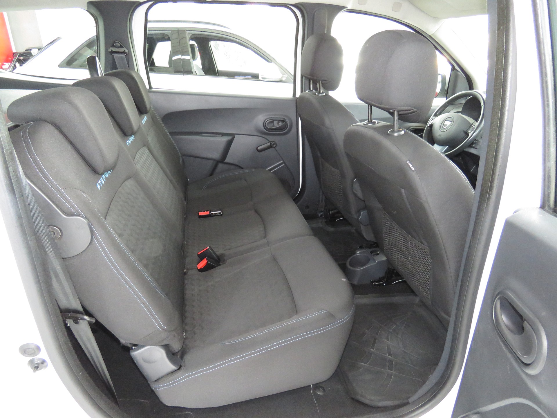 DACIA Lodgy 1.5 dCi Stepway 5-Plätzer-image-12