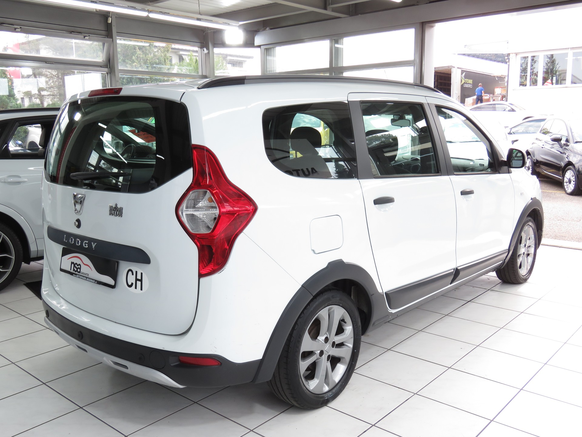 DACIA Lodgy 1.5 dCi Stepway 5-Plätzer-image-3