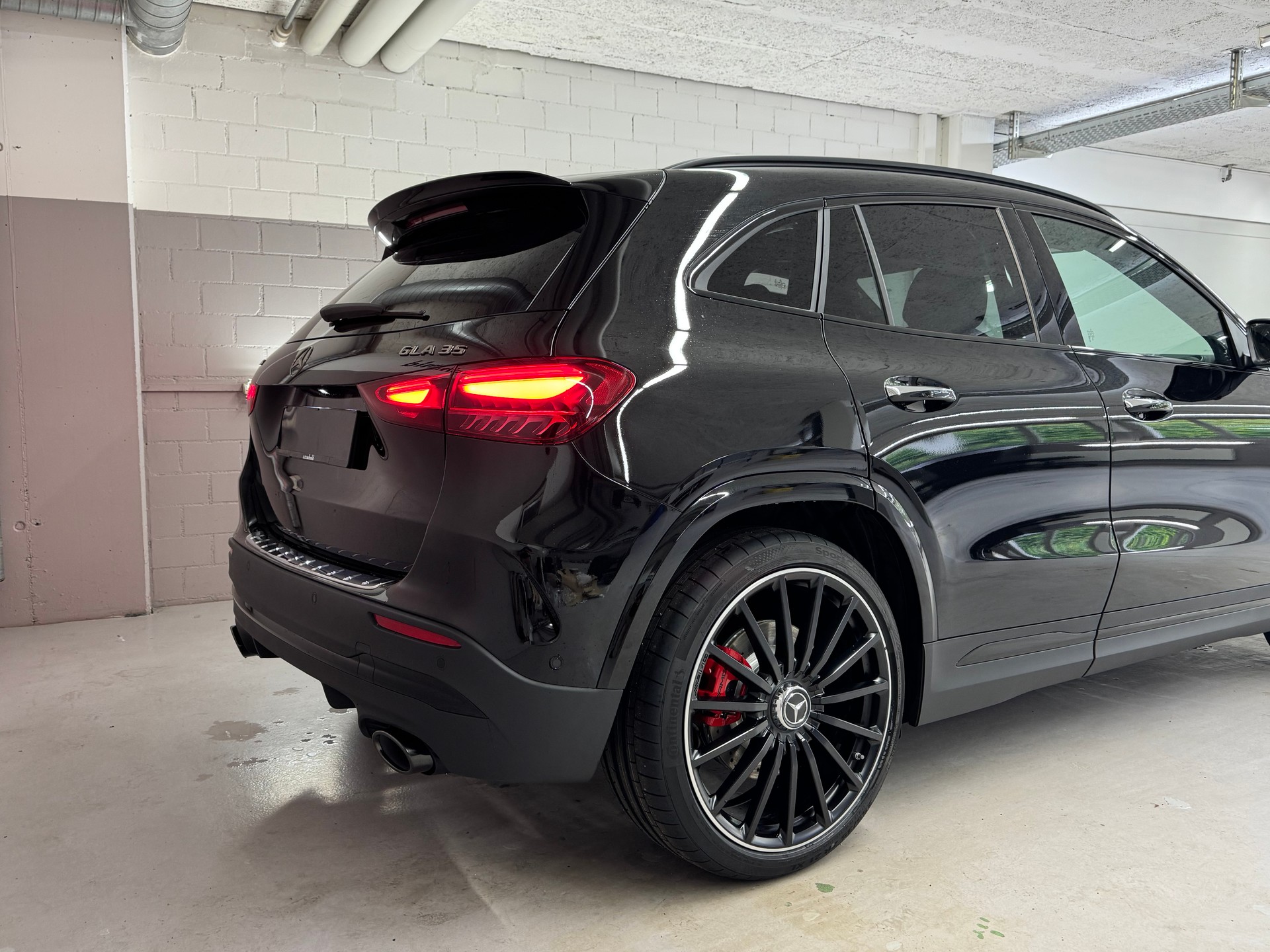 MERCEDES-BENZ GLA AMG 35 4Matic 8G-DCT-image-3