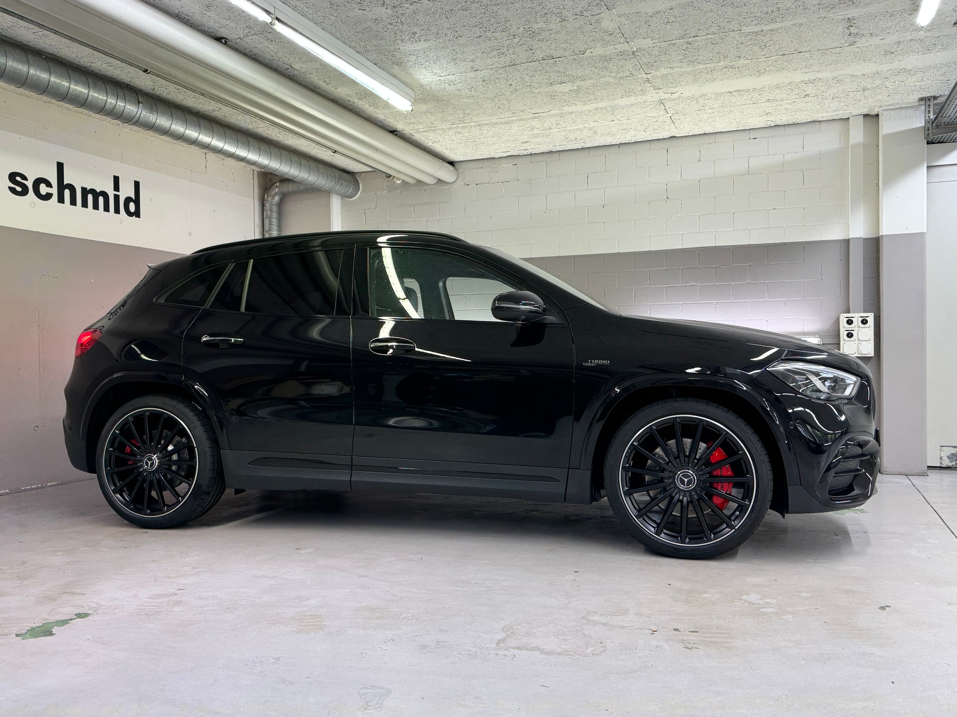 MERCEDES-BENZ GLA AMG 35 4Matic 8G-DCT-image-2