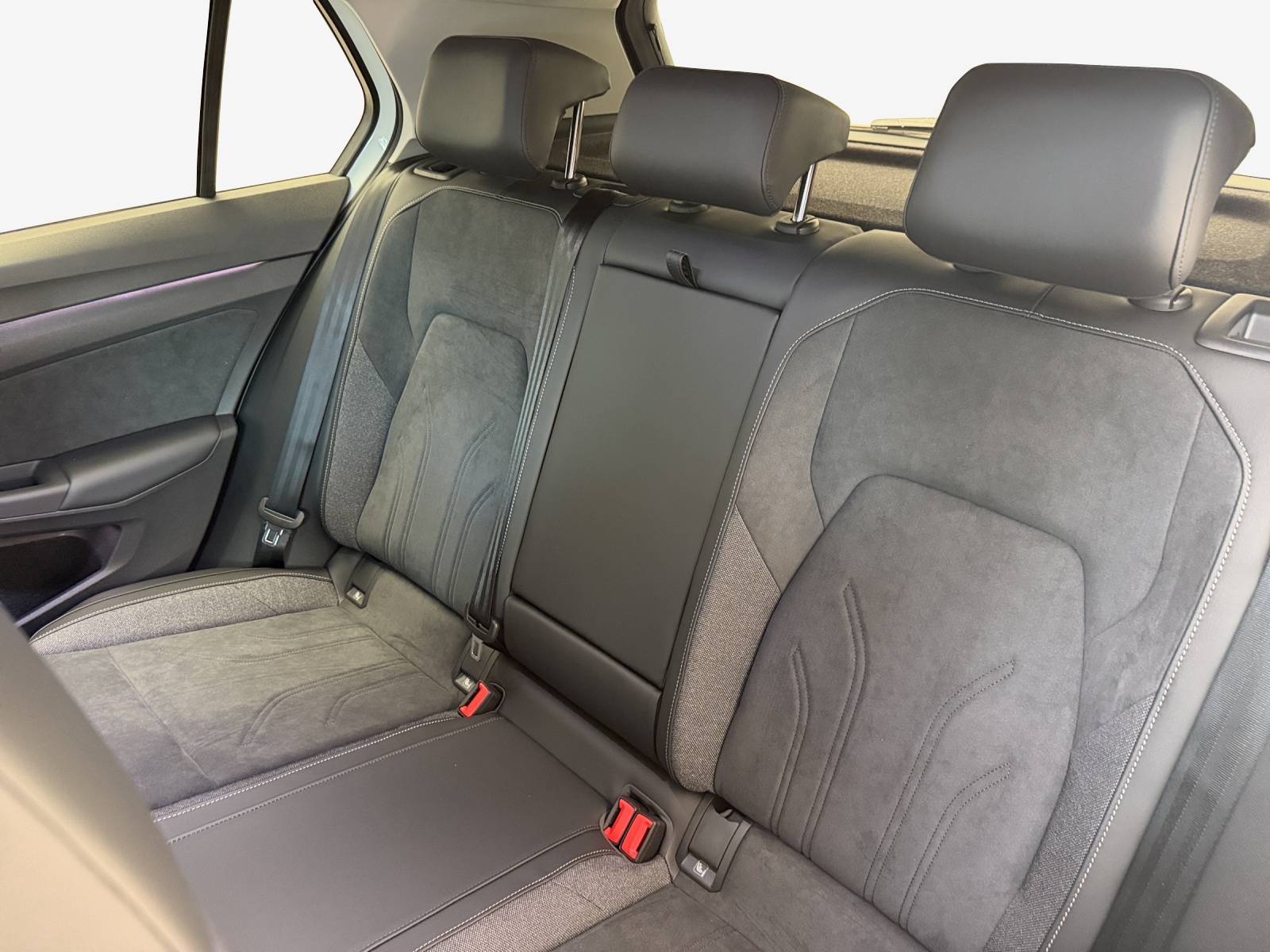 VW Golf 1.5 TSI PHEV Style-image-11