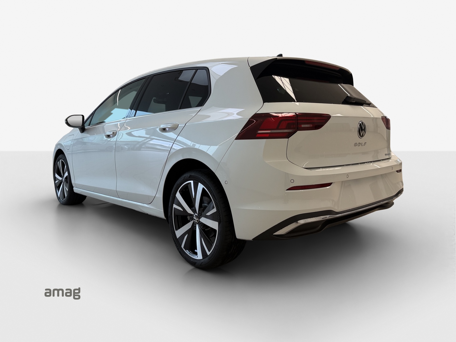 VW Golf 1.5 TSI PHEV Style-image-2