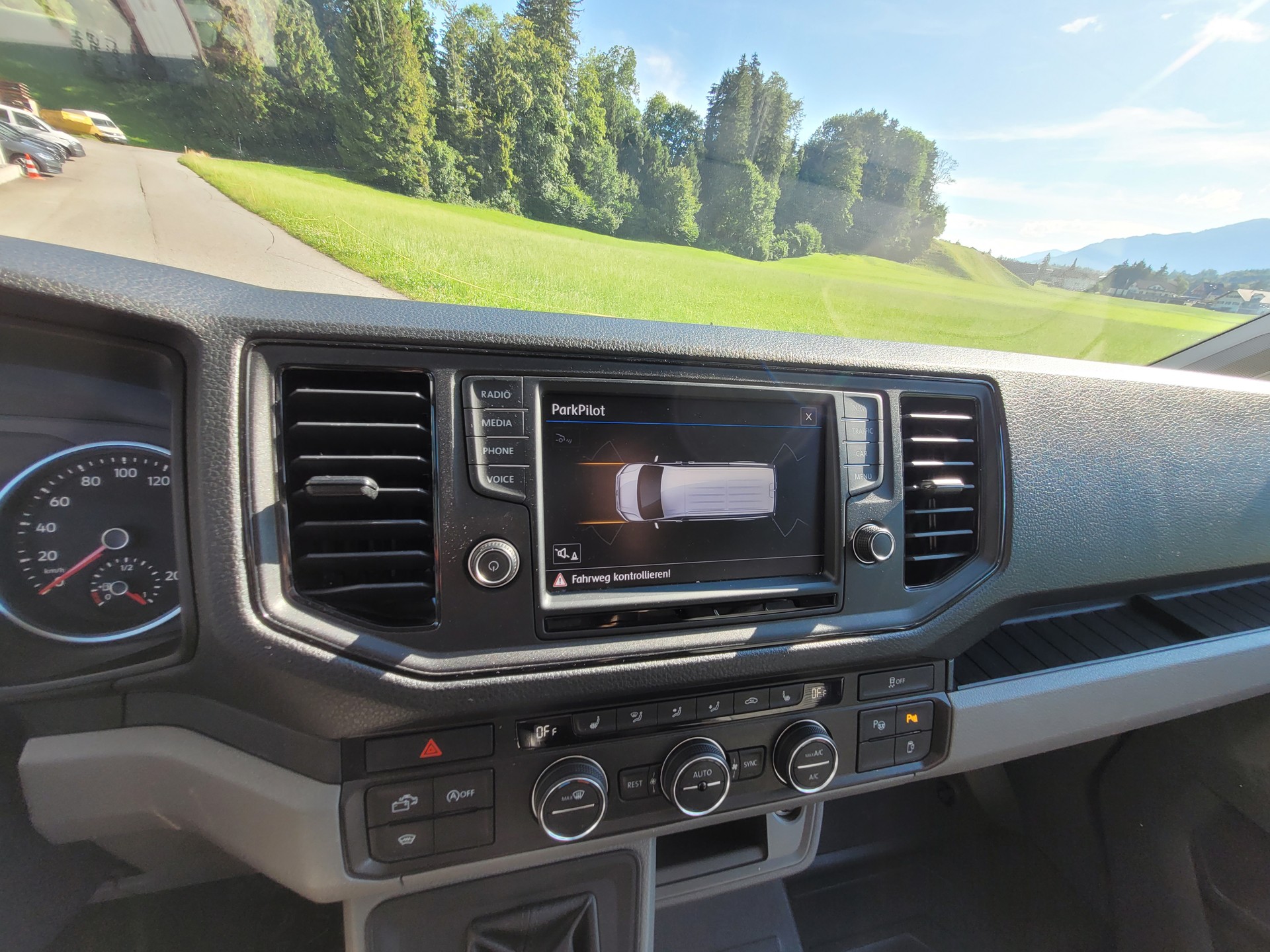 VW Grand California 600 2.0 TDI *Anhängerkupplung+frisch ab MFK+Gastest*-image-9