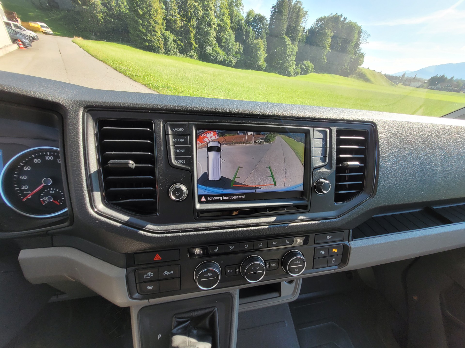 VW Grand California 600 2.0 TDI *Anhängerkupplung+frisch ab MFK+Gastest*-image-8