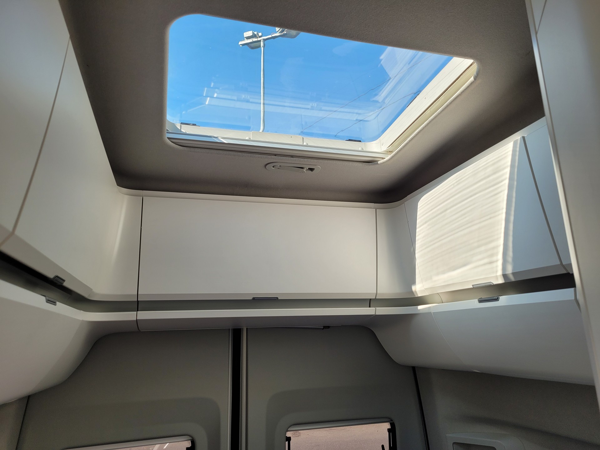 VW Grand California 600 2.0 TDI *Anhängerkupplung+frisch ab MFK+Gastest*-image-12