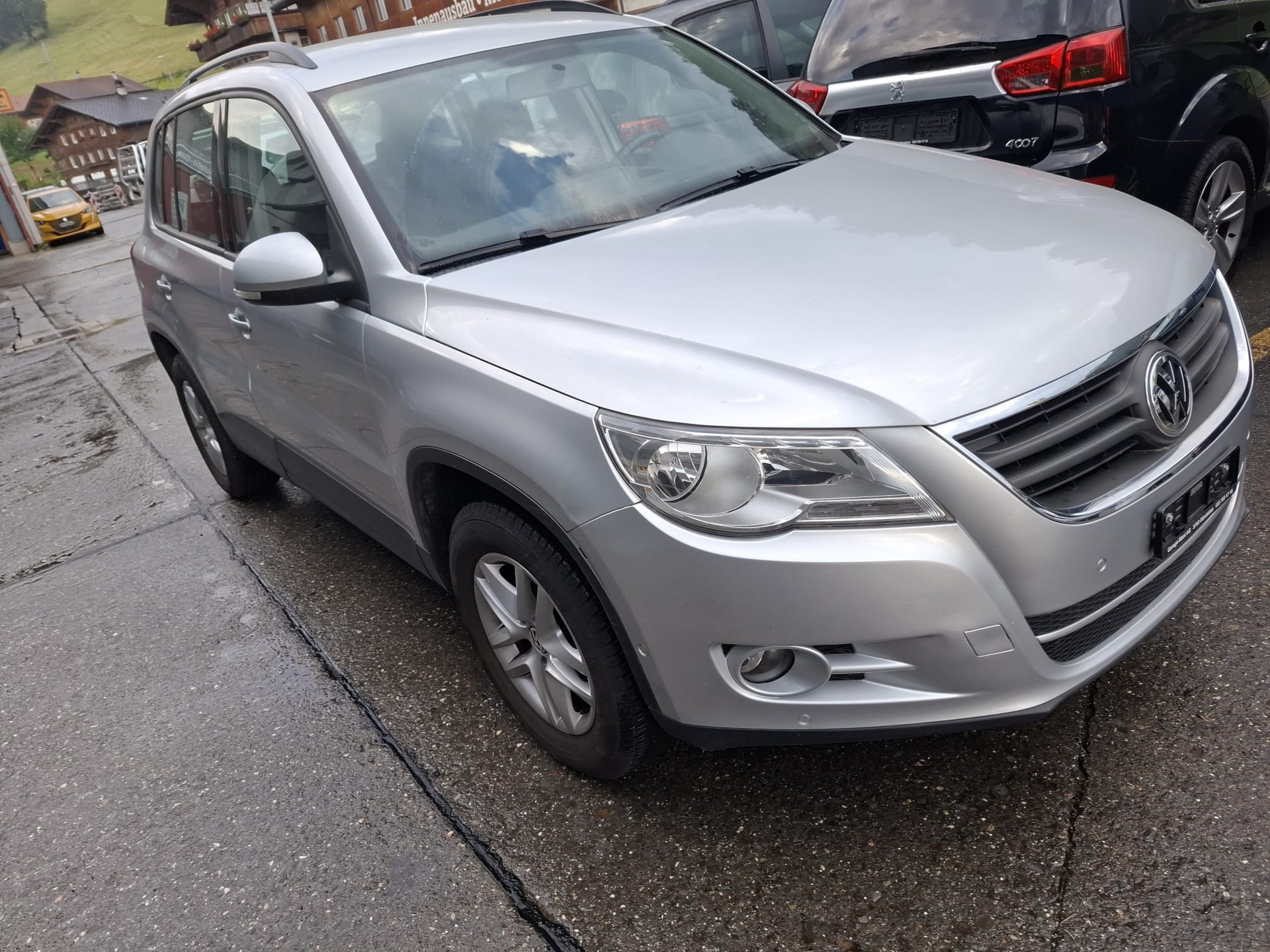VW Tiguan 2.0 TDI Trend&Fun Tiptronic-image-2