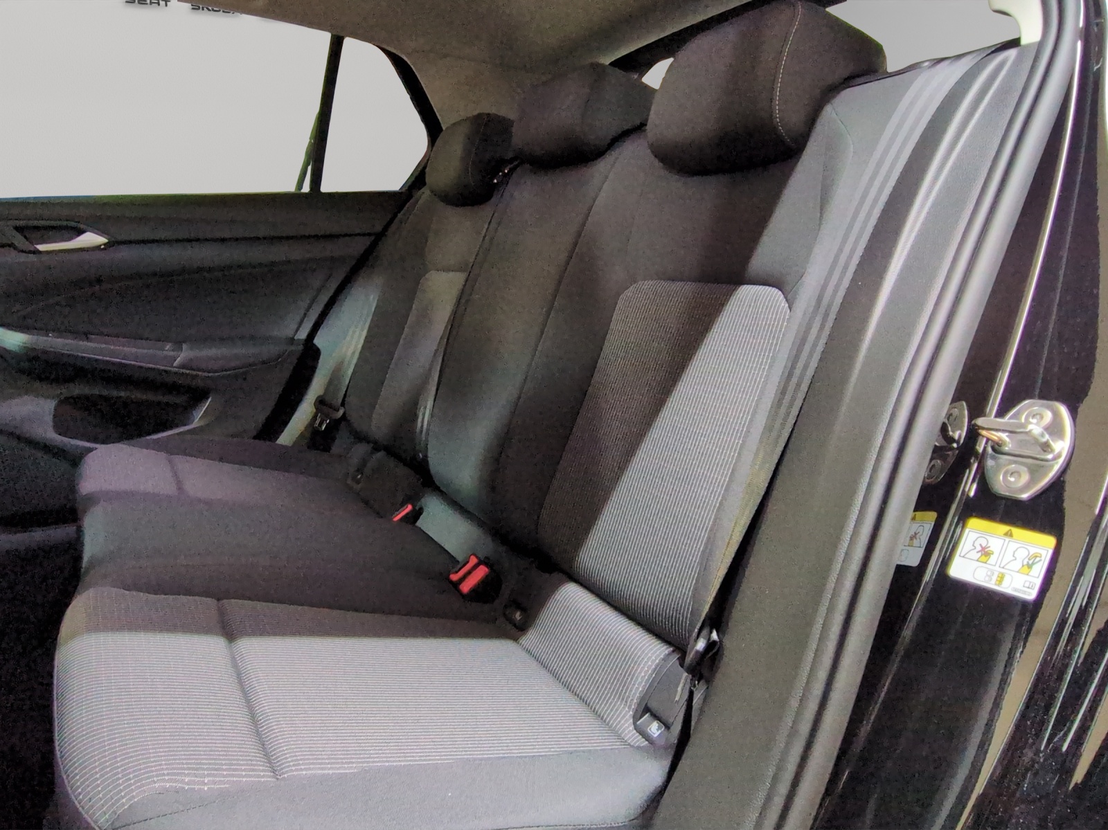VW Golf 1.5 e TSI mHEV Value DSG-image-8