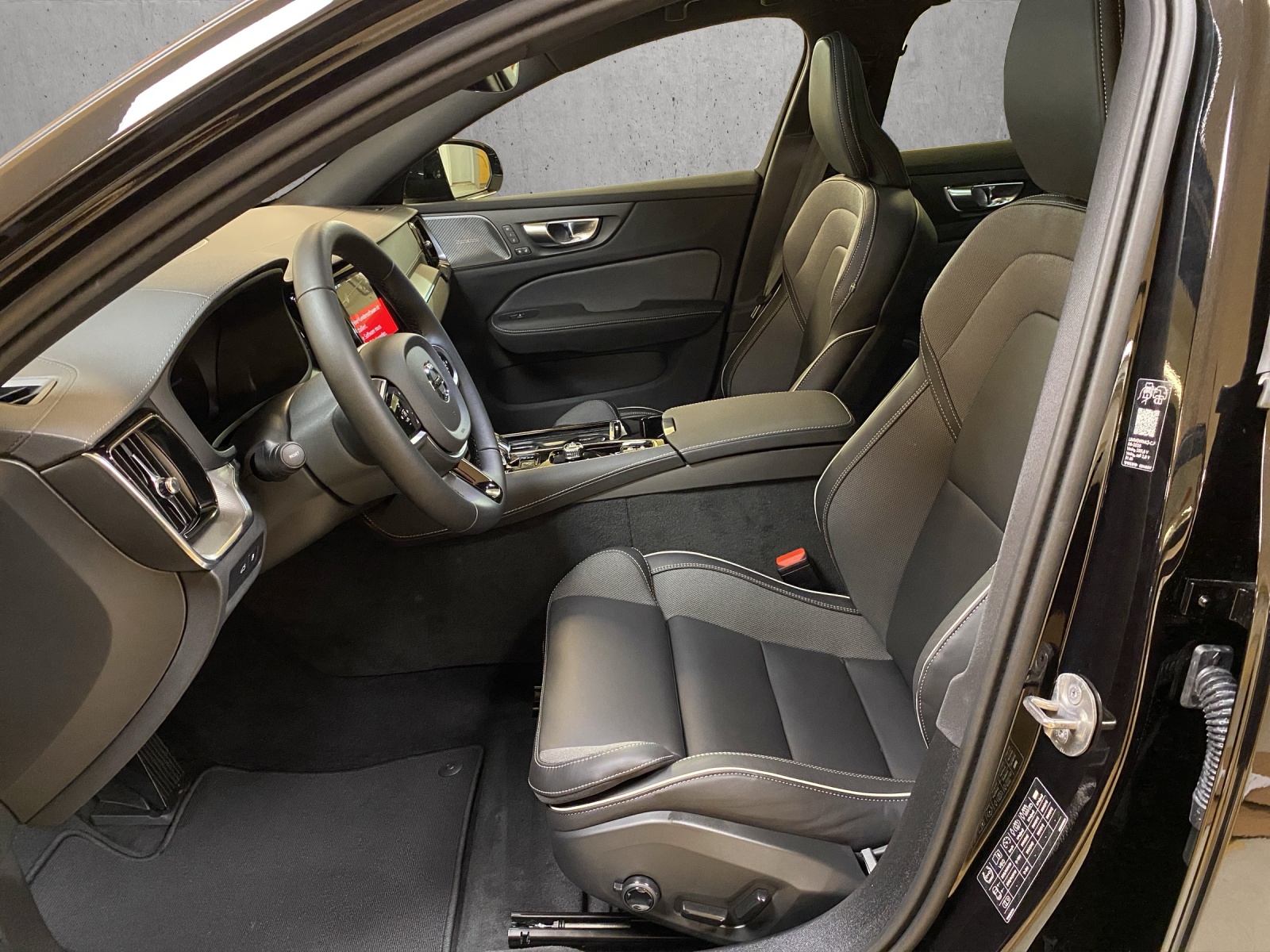 VOLVO V60 2.0 T6 TE Ultra Dark eAWD-image-10