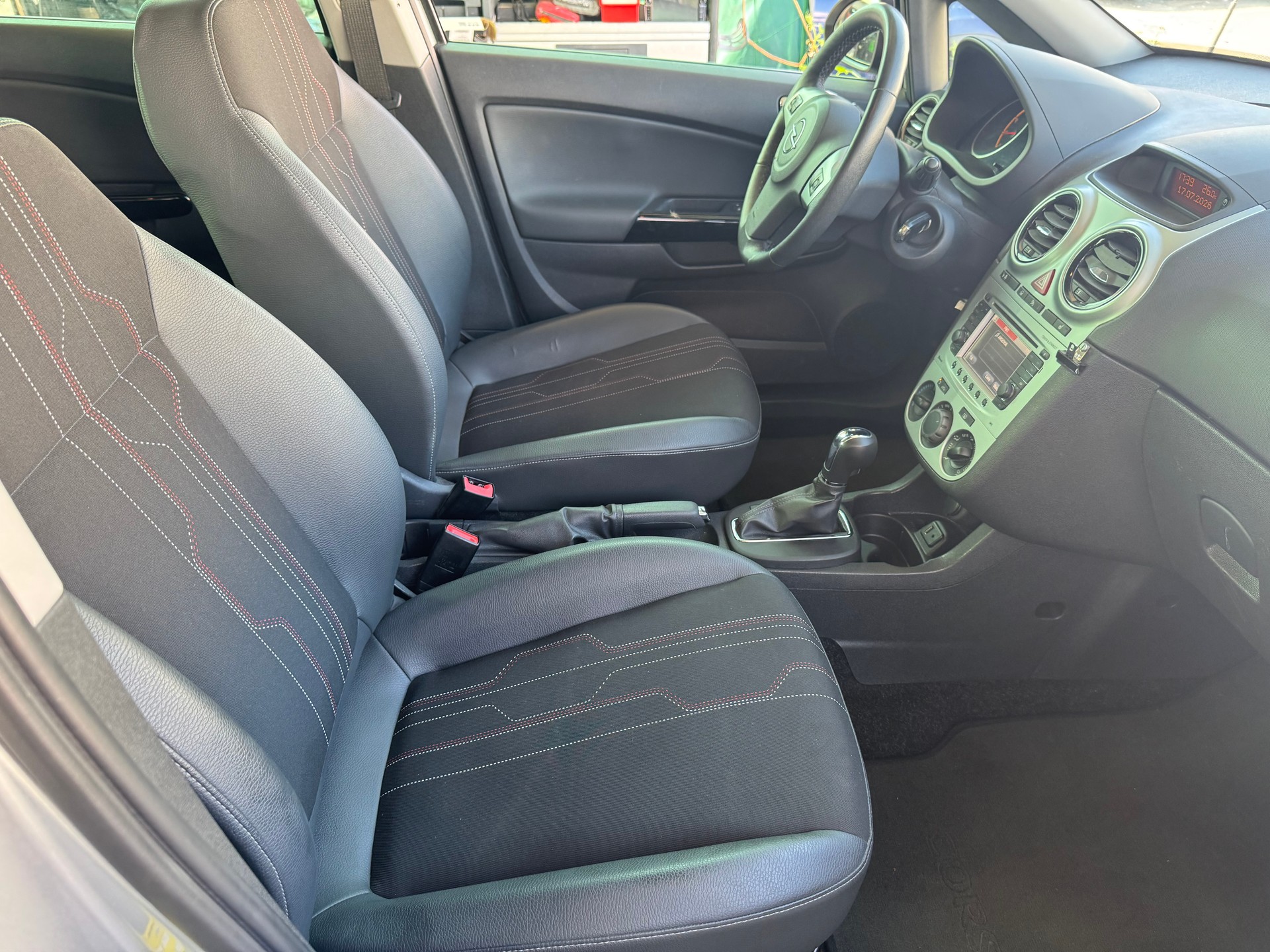 OPEL Corsa 1.4 TP Color Edition Automatic-image-10