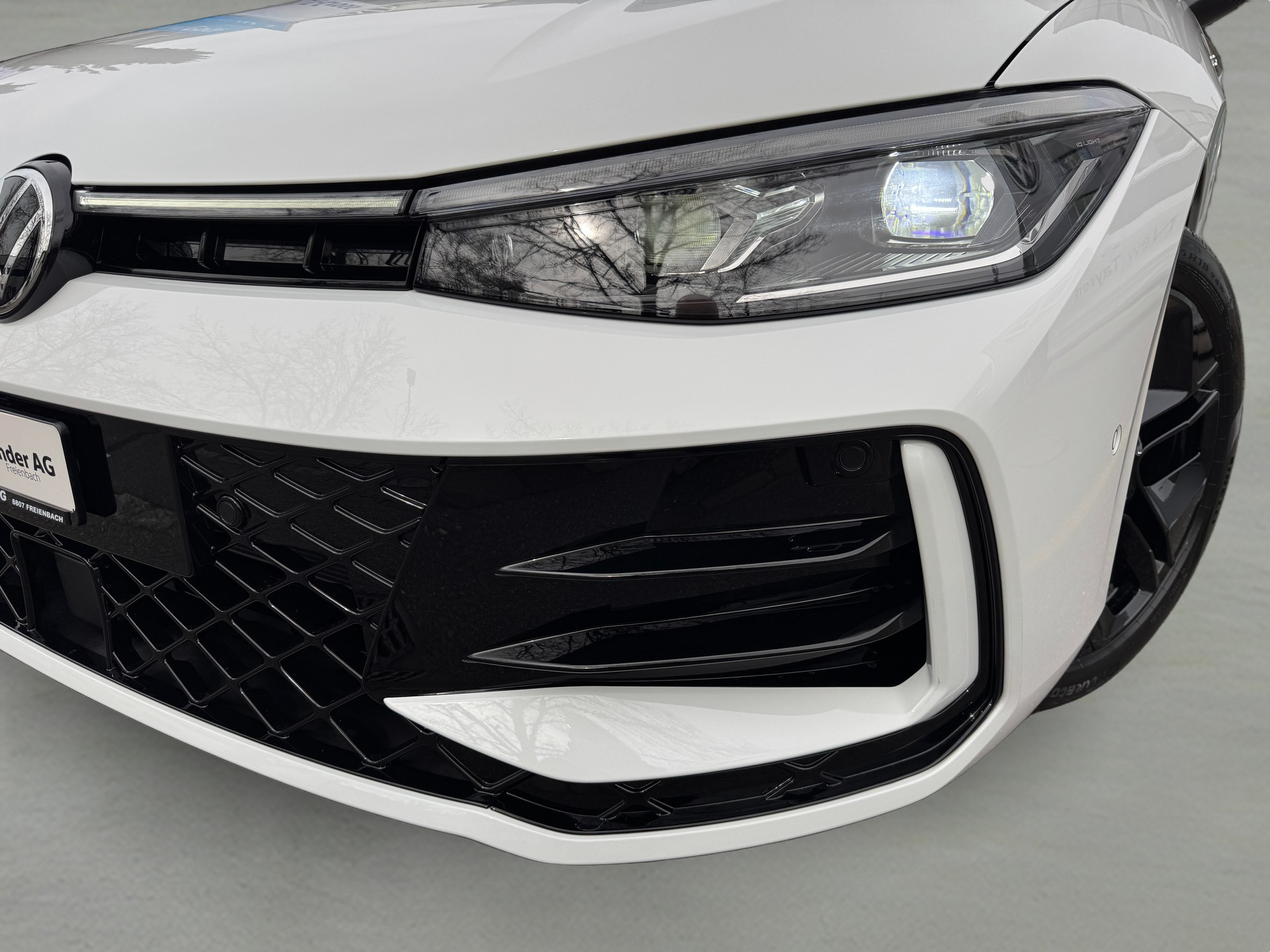 VW Passat Variant 1.5 TSI evo2 Plug-In- Hybrid R-Line DSG-showroom-element-2