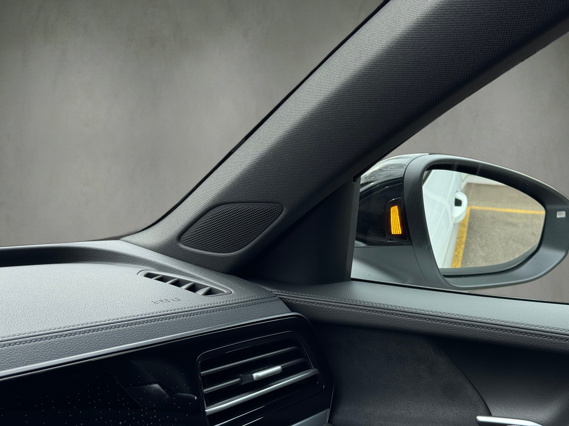 VW Passat Variant 1.5 TSI evo2 Plug-In- Hybrid R-Line DSG-image-23