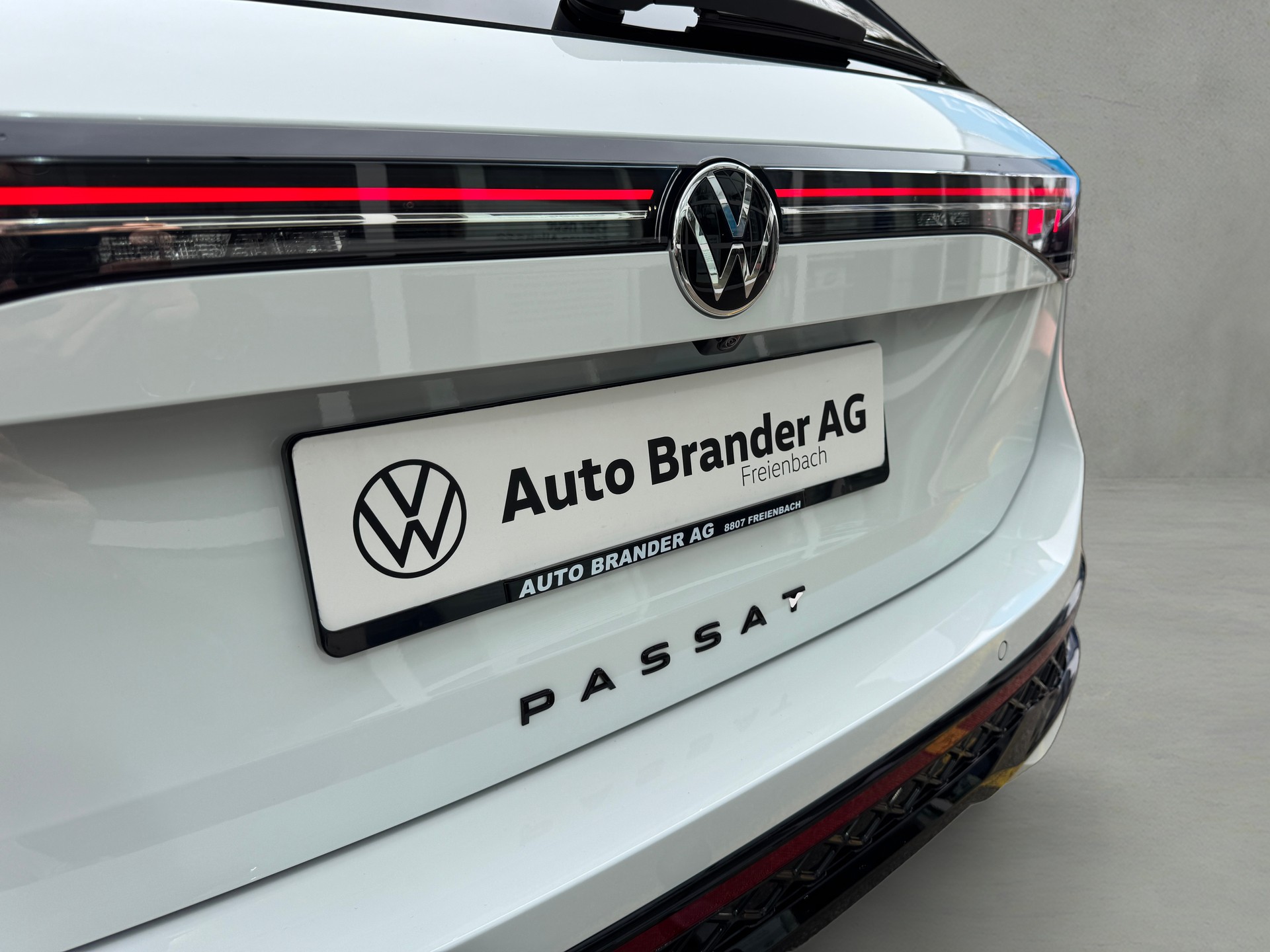 VW Passat Variant 1.5 TSI evo2 Plug-In- Hybrid R-Line DSG-image-27
