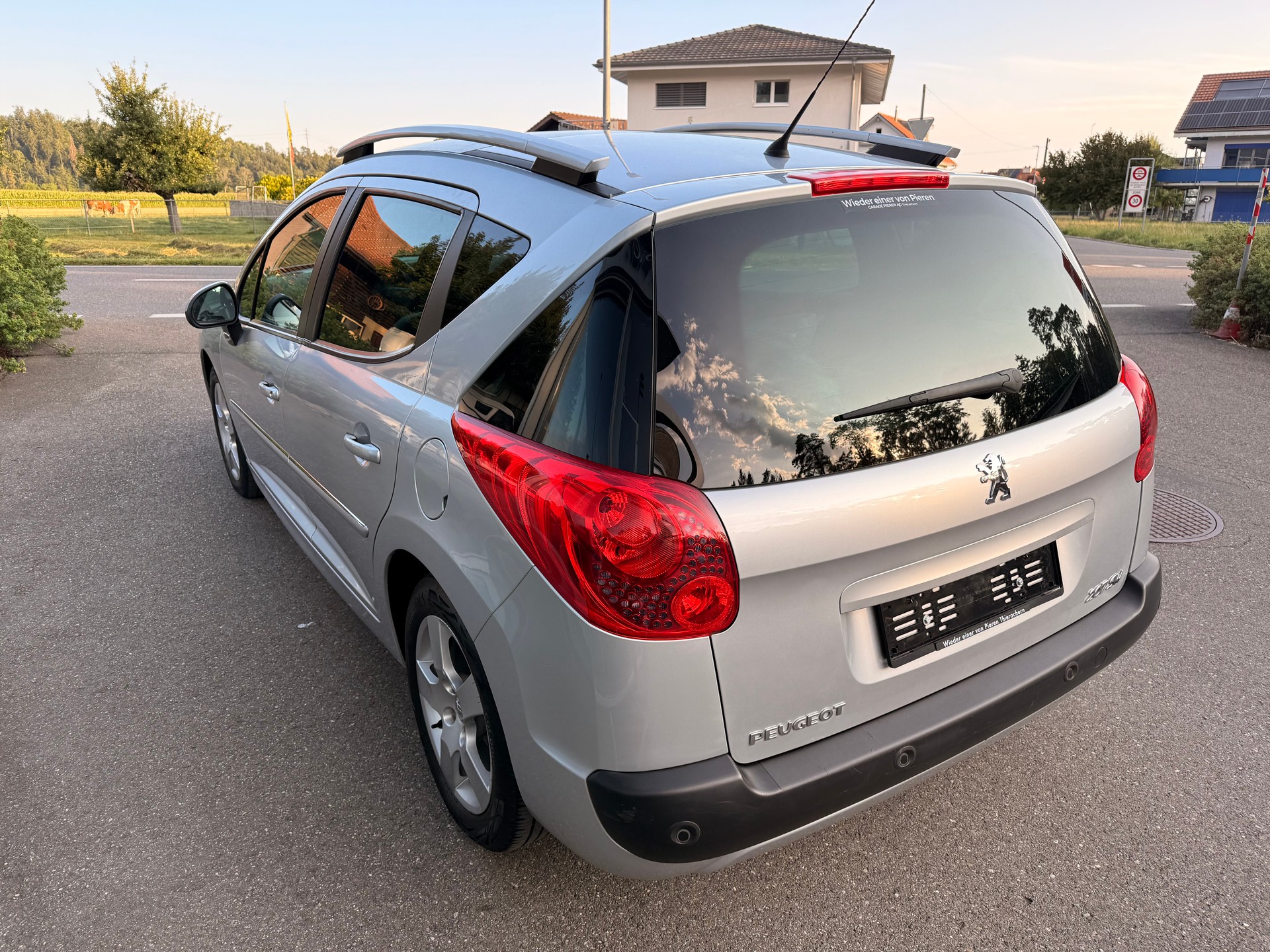 PEUGEOT 207 SW 1.6 16V Lion Ed.-image-2
