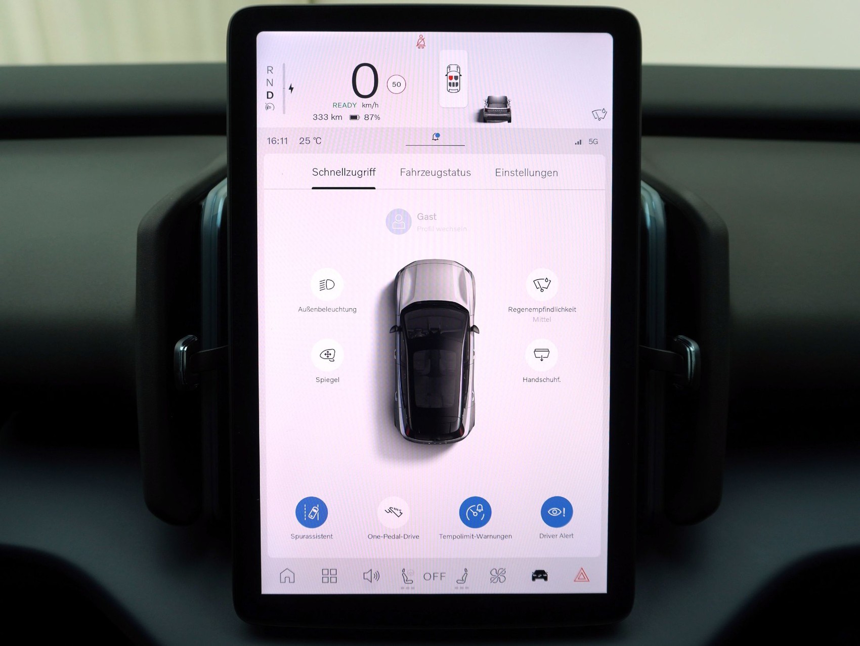 VOLVO EX30 E60 Core **10 Jahre Volvo Swiss Premium**-image-19