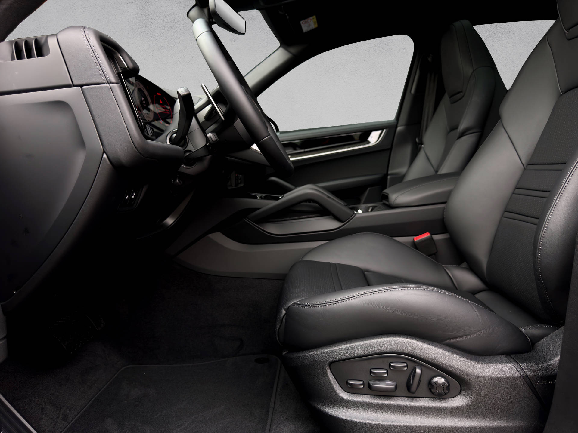 PORSCHE Cayenne Black Edition-image-7