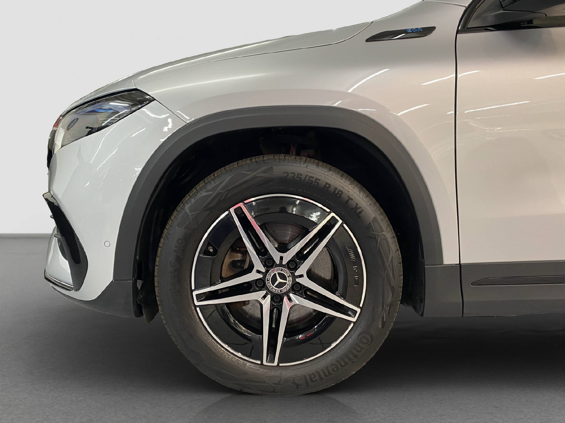 MERCEDES-BENZ EQA 250 AMG Line-image-5