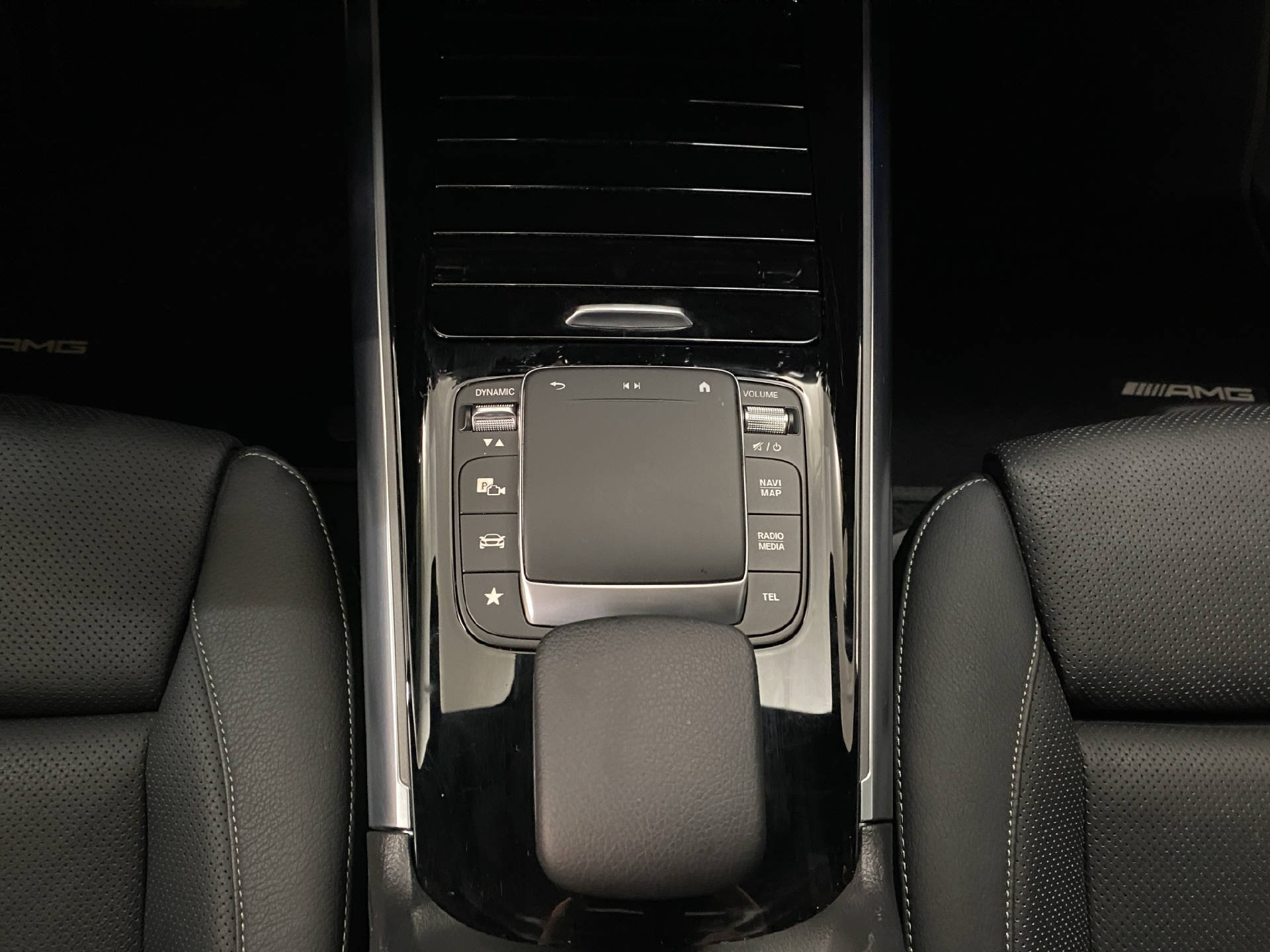 MERCEDES-BENZ EQA 250 AMG Line-image-9