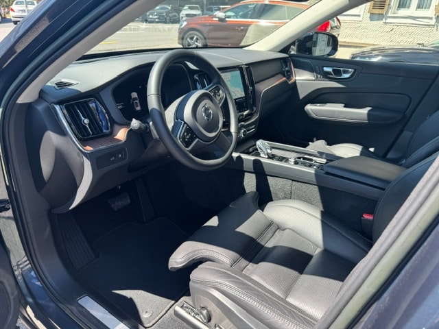 VOLVO XC60 2.0 T6 TE Ultimate Dark eAWD-image-7