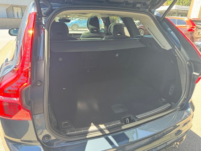 VOLVO XC60 2.0 T6 TE Ultimate Dark eAWD-image-12