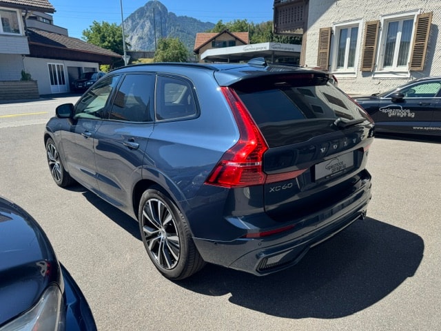 VOLVO XC60 2.0 T6 TE Ultimate Dark eAWD-image-4
