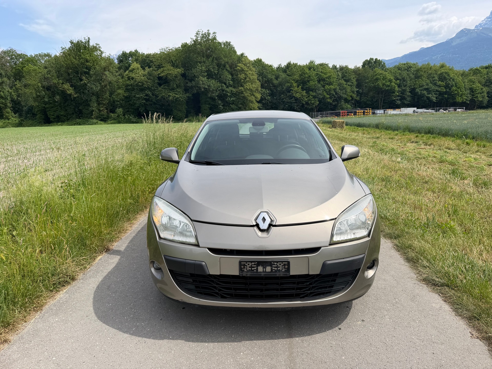 RENAULT Mégane 2.0 16V Expression CVT-image-1