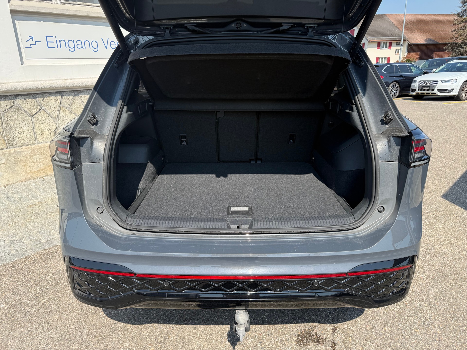 VW Tiguan 2.0 TSI R-Line DSG 4motion-image-7