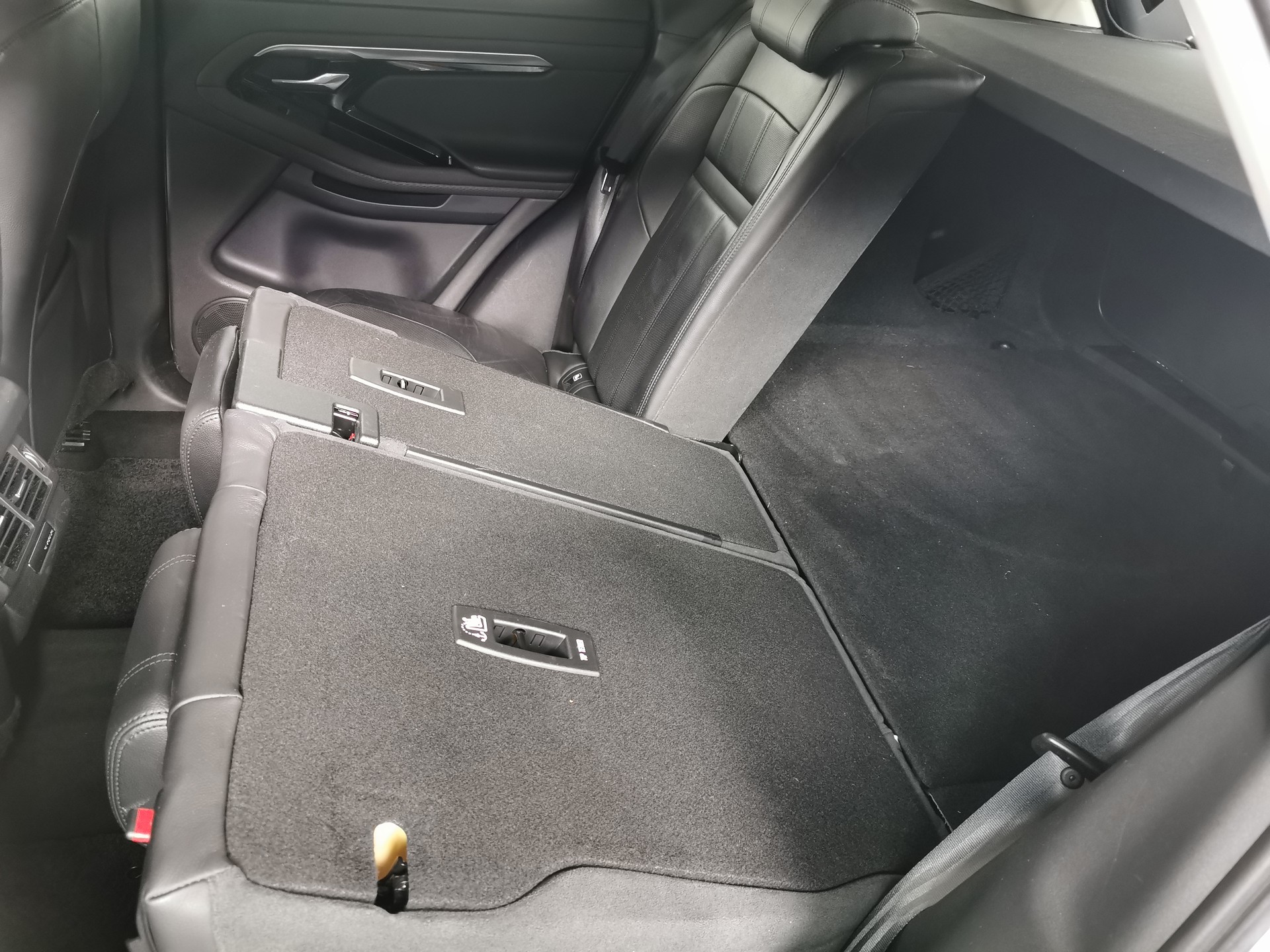 LAND ROVER Range Rover Evoque D 150 S AT9-image-8