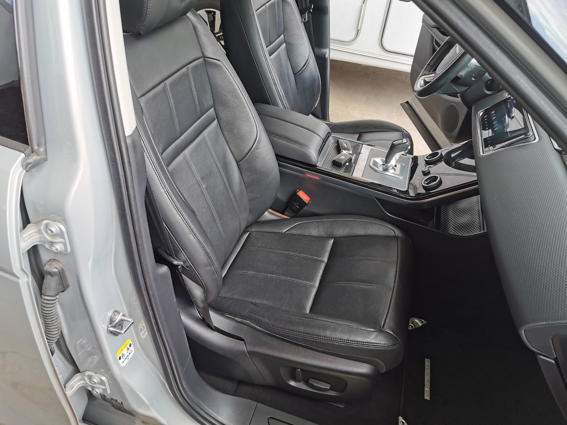 LAND ROVER Range Rover Evoque D 150 S AT9-image-7
