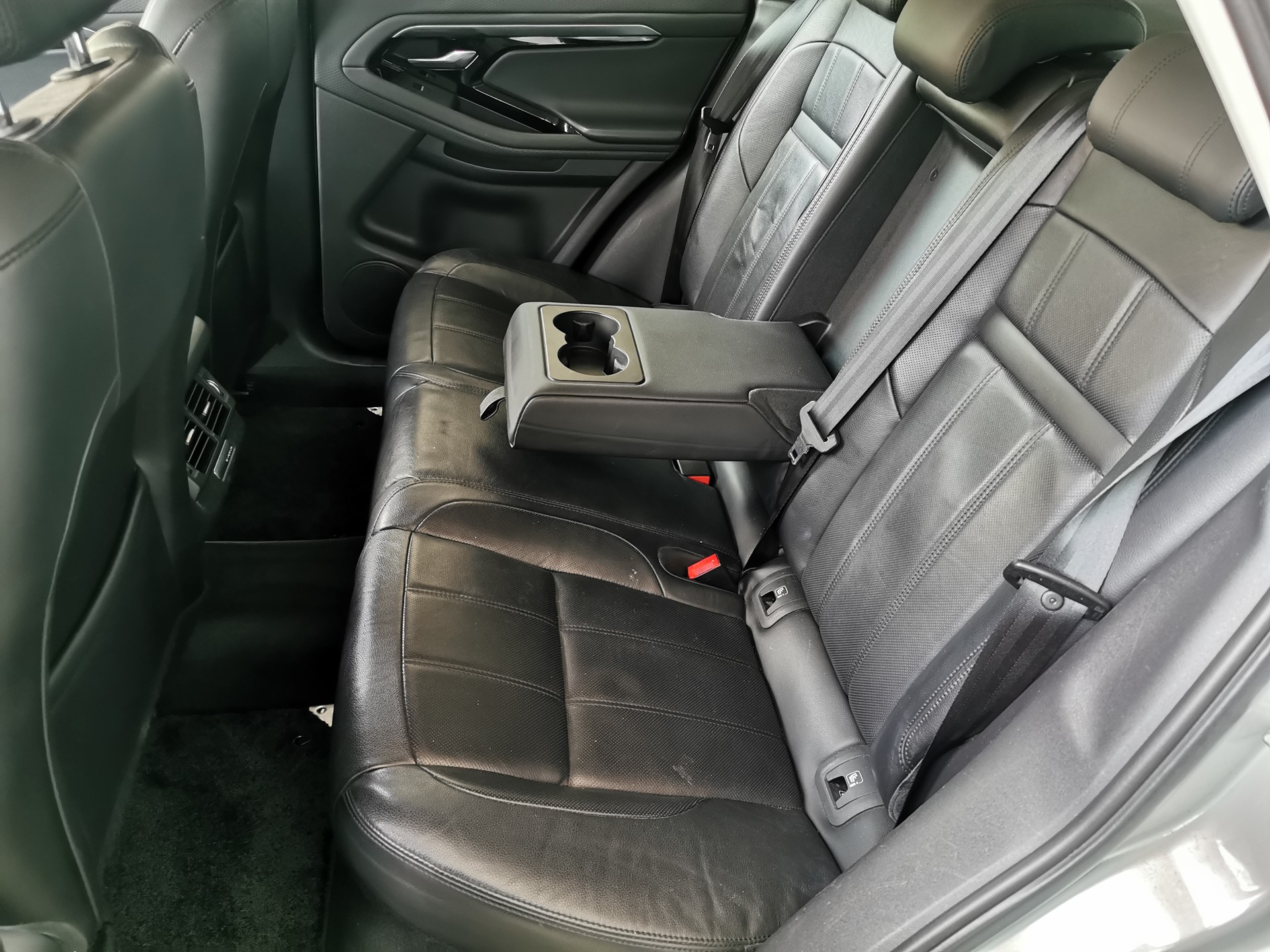 LAND ROVER Range Rover Evoque D 150 S AT9-image-10
