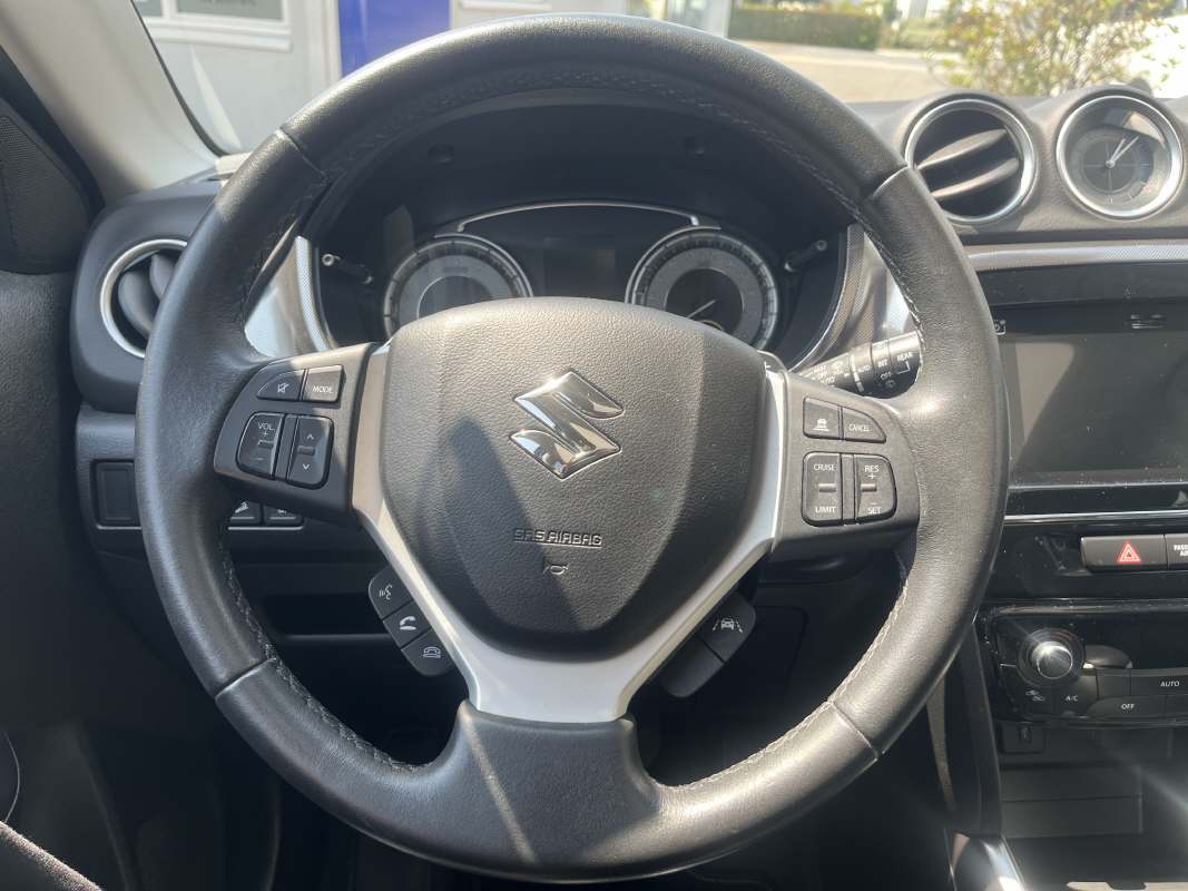 SUZUKI Vitara 1.4 T Compact Top 4x4-image-6