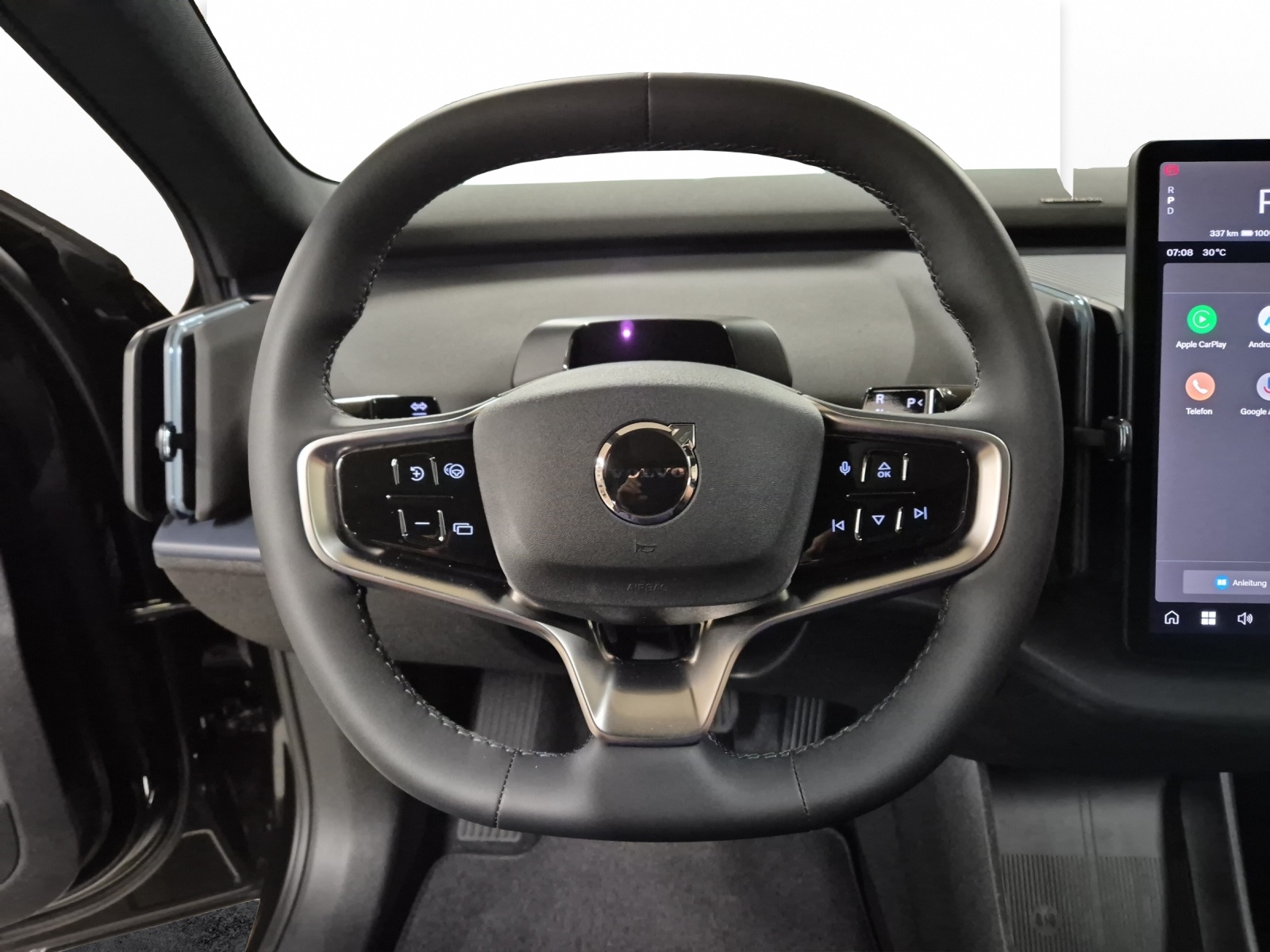 VOLVO EX30 P8 Ultra XCENTRIC Black Edition AWD-image-9