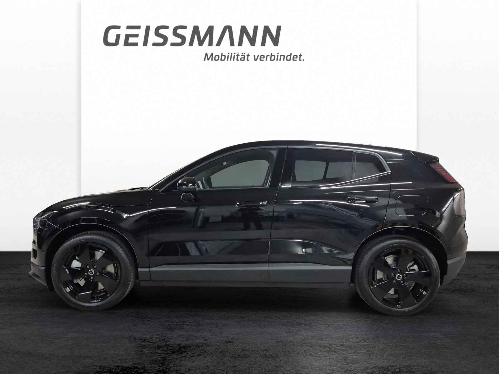 VOLVO EX30 P8 Ultra XCENTRIC Black Edition AWD-showroom-element-2