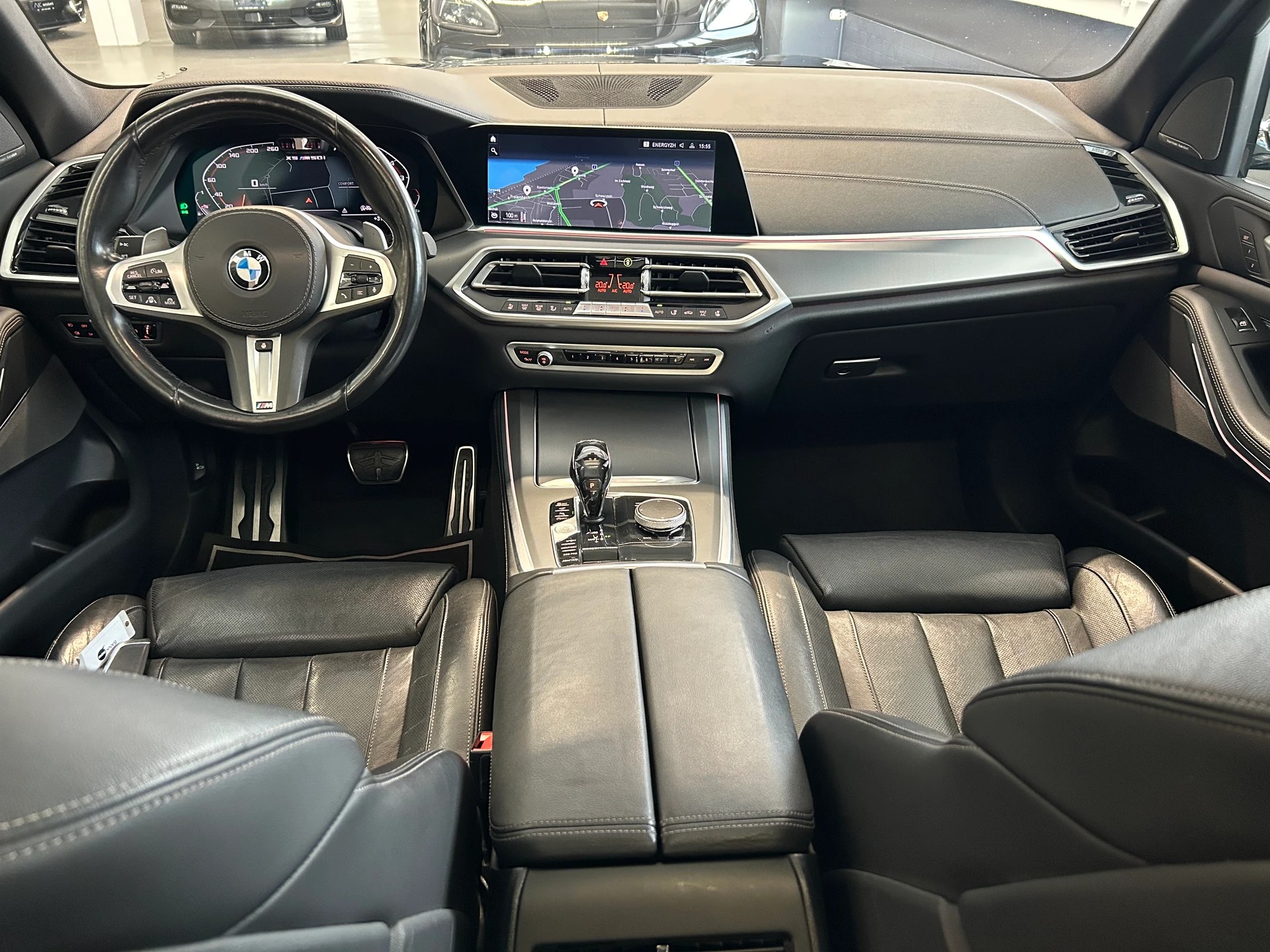 BMW X5 xDrive M50i Steptronic-image-21