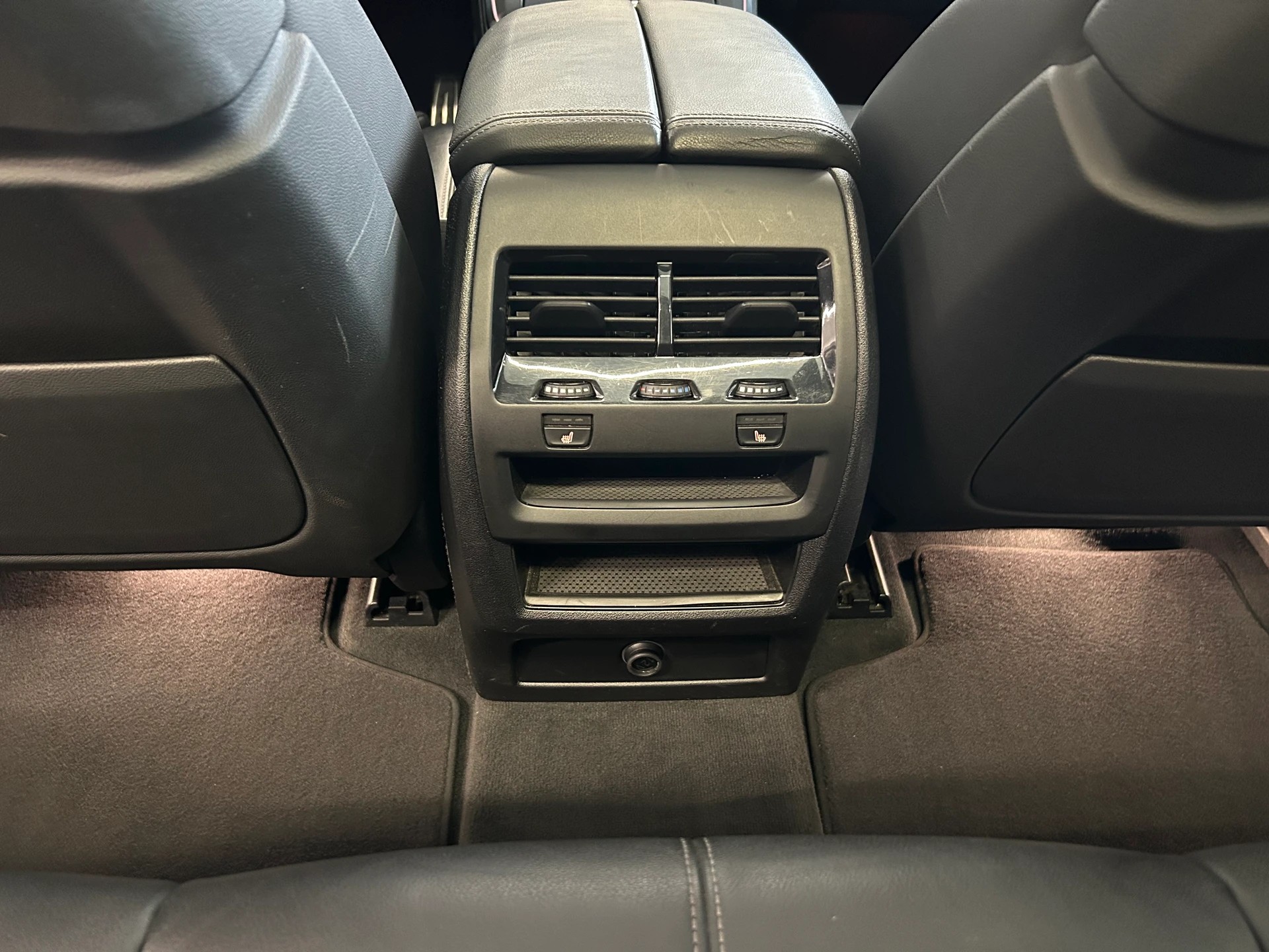 BMW X5 xDrive M50i Steptronic-image-20