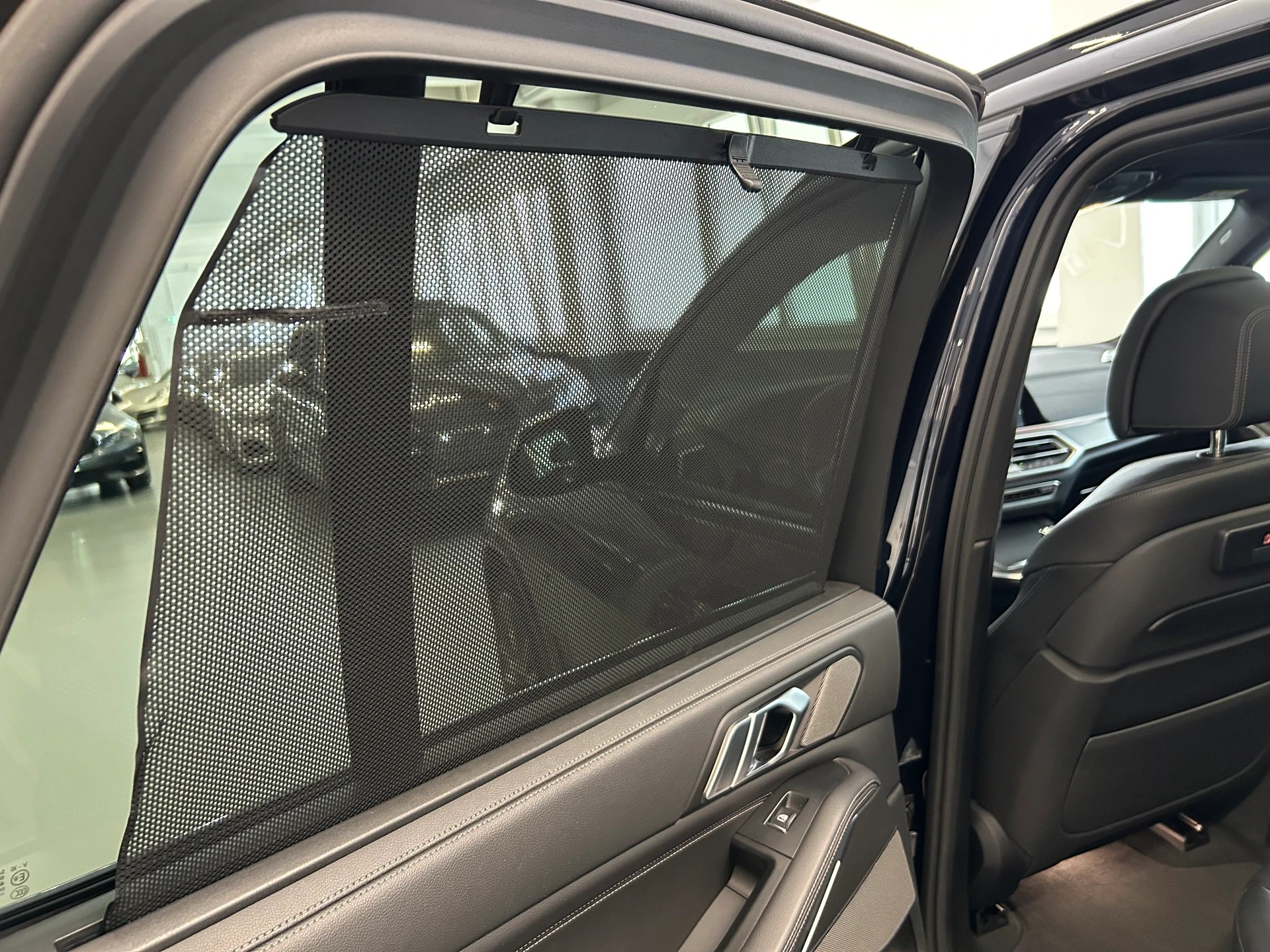 BMW X5 xDrive M50i Steptronic-image-22