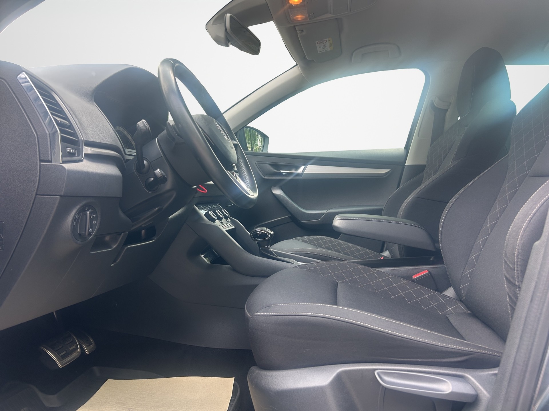SKODA Karoq 1.5 TSI ACT Ambition-image-4