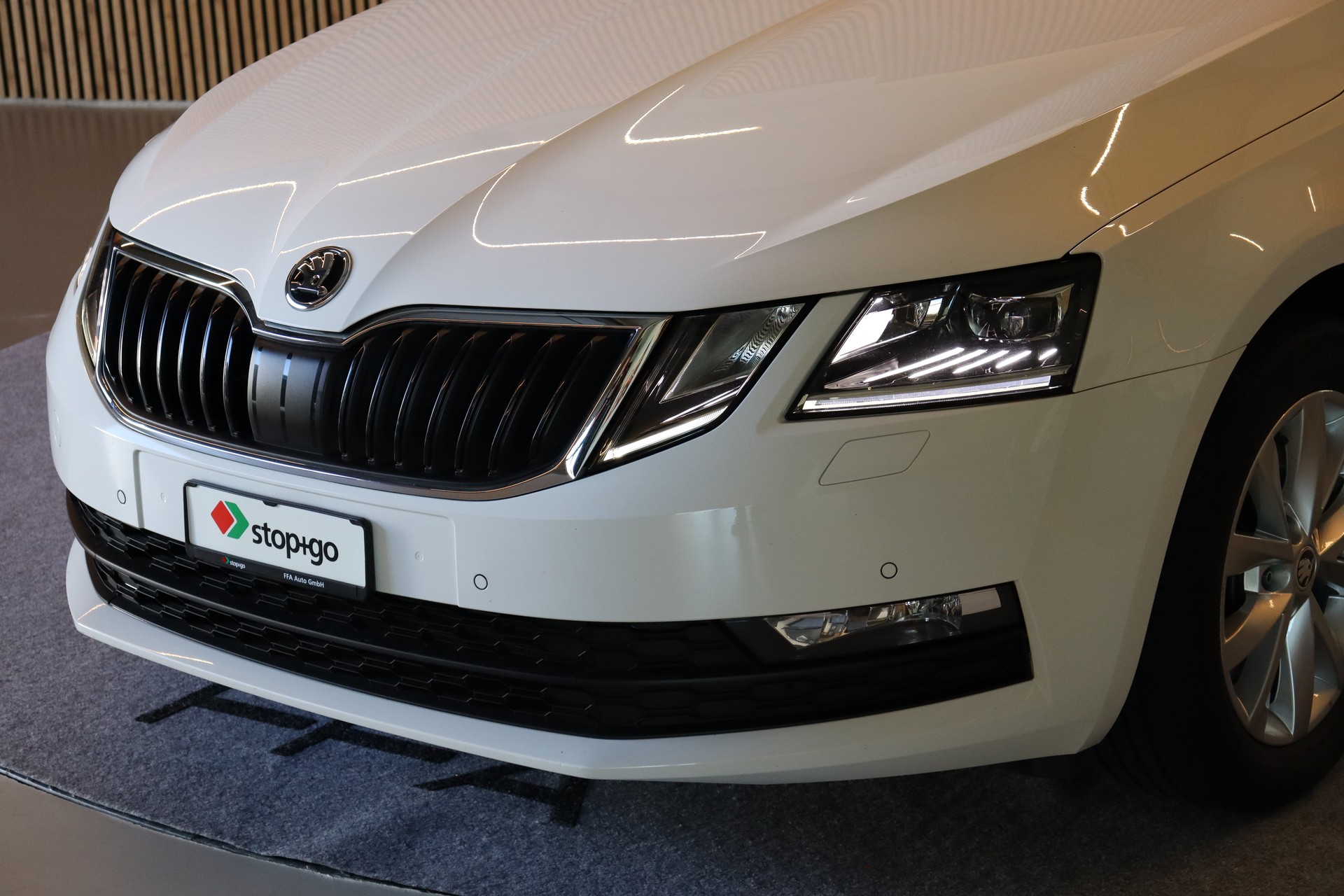 SKODA Octavia Combi 2.0 TDI 184 Ambition 4x4 DSG-image-1