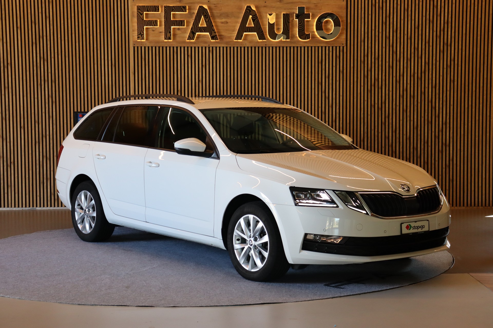 SKODA Octavia Combi 2.0 TDI 184 Ambition 4x4 DSG-image-3