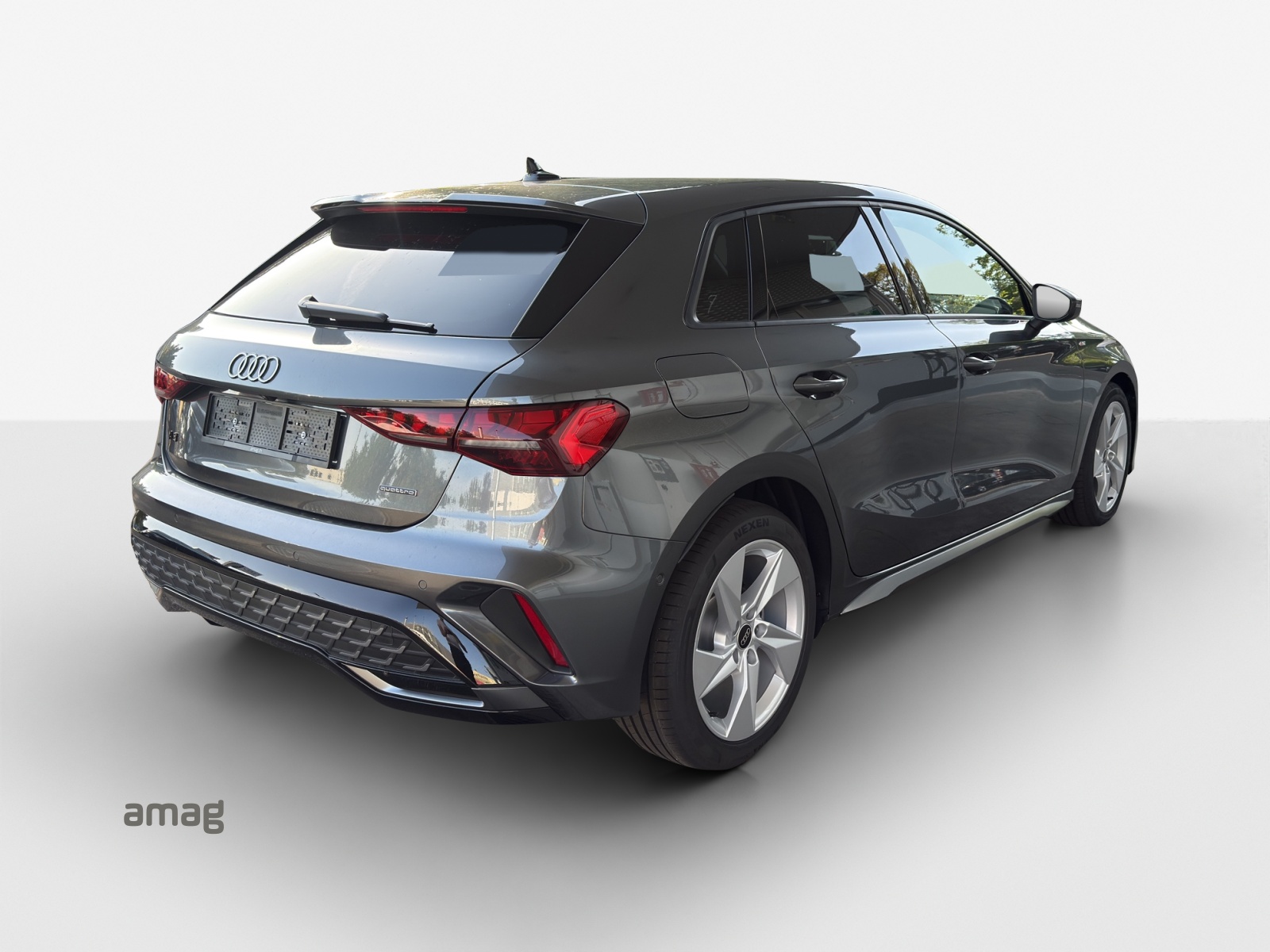 AUDI A3 Sportback TFSI 150 kW quattro S line S tronic-image-4