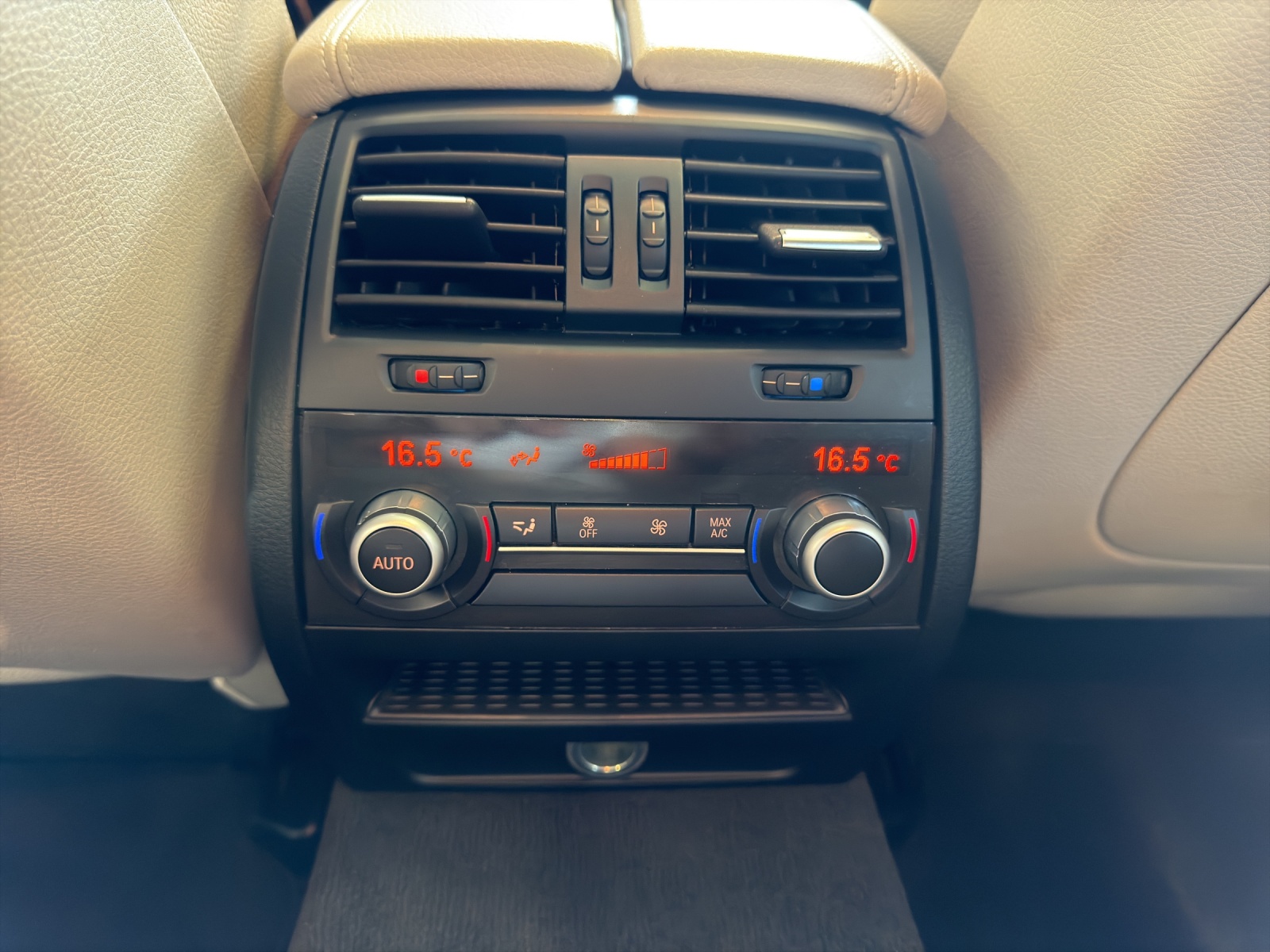 BMW M550d xDrive Steptronic-image-15