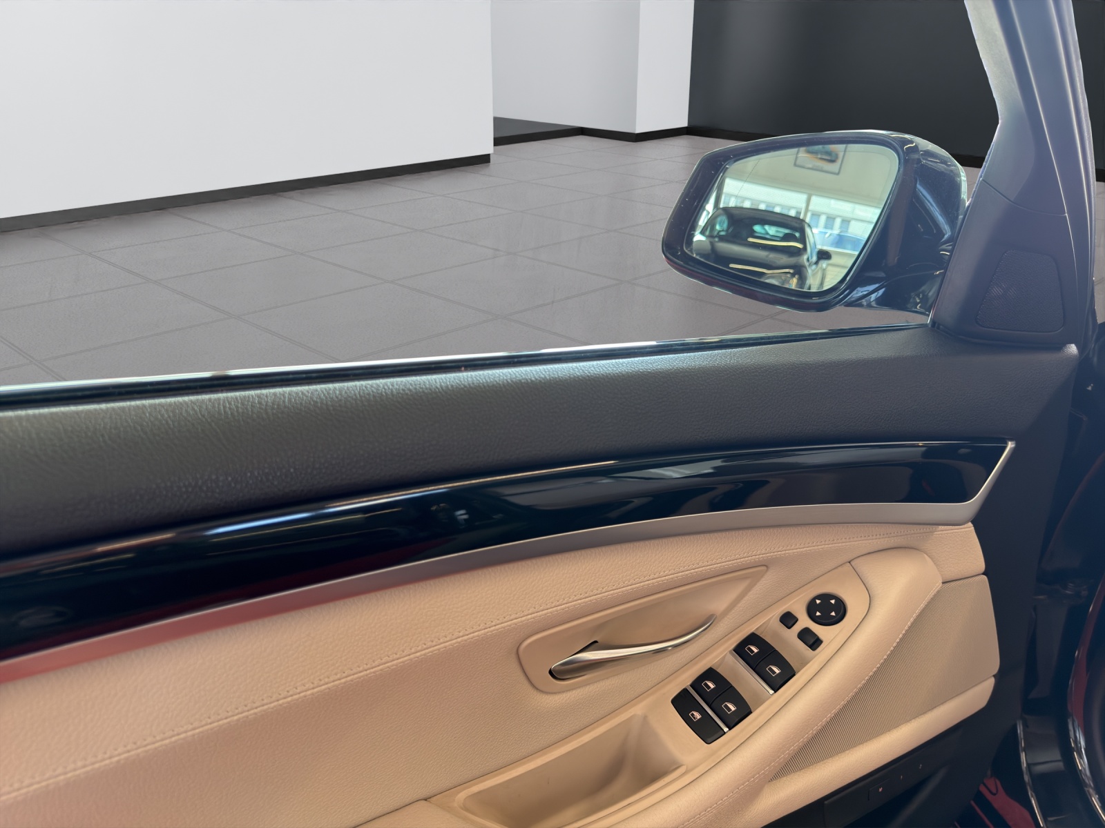 BMW M550d xDrive Steptronic-image-25