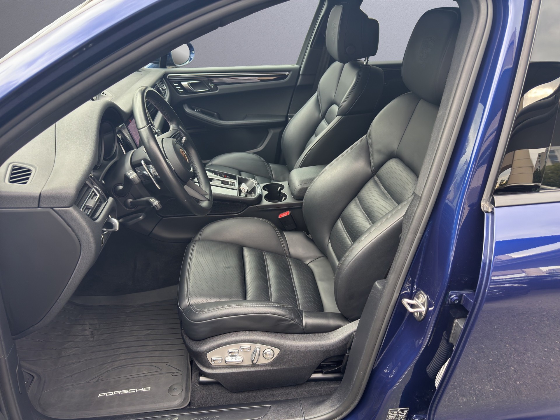 PORSCHE Macan PDK-image-10