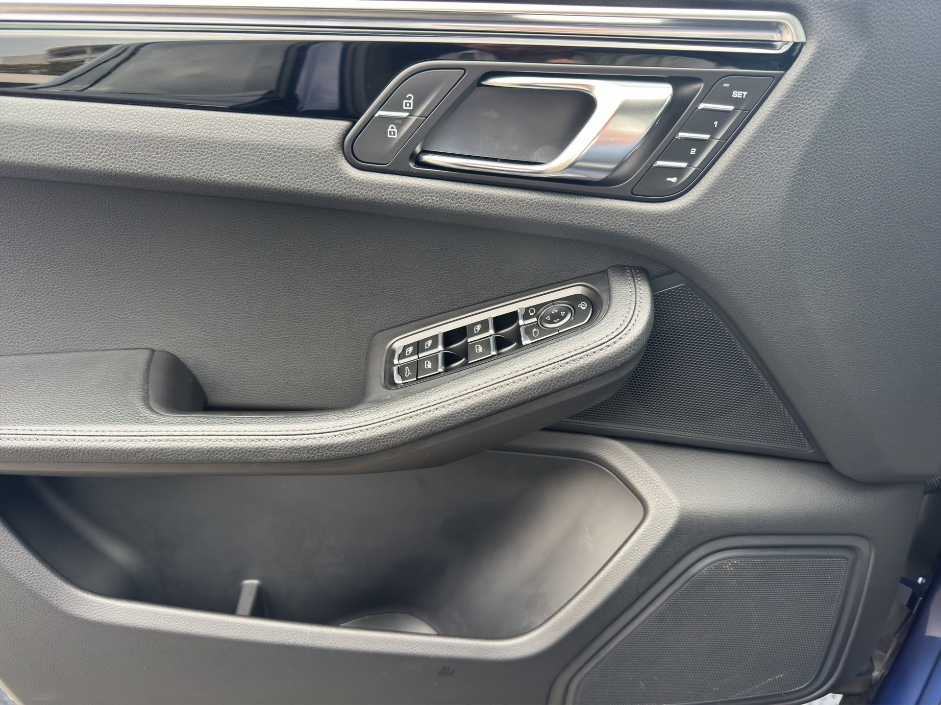 PORSCHE Macan PDK-image-9