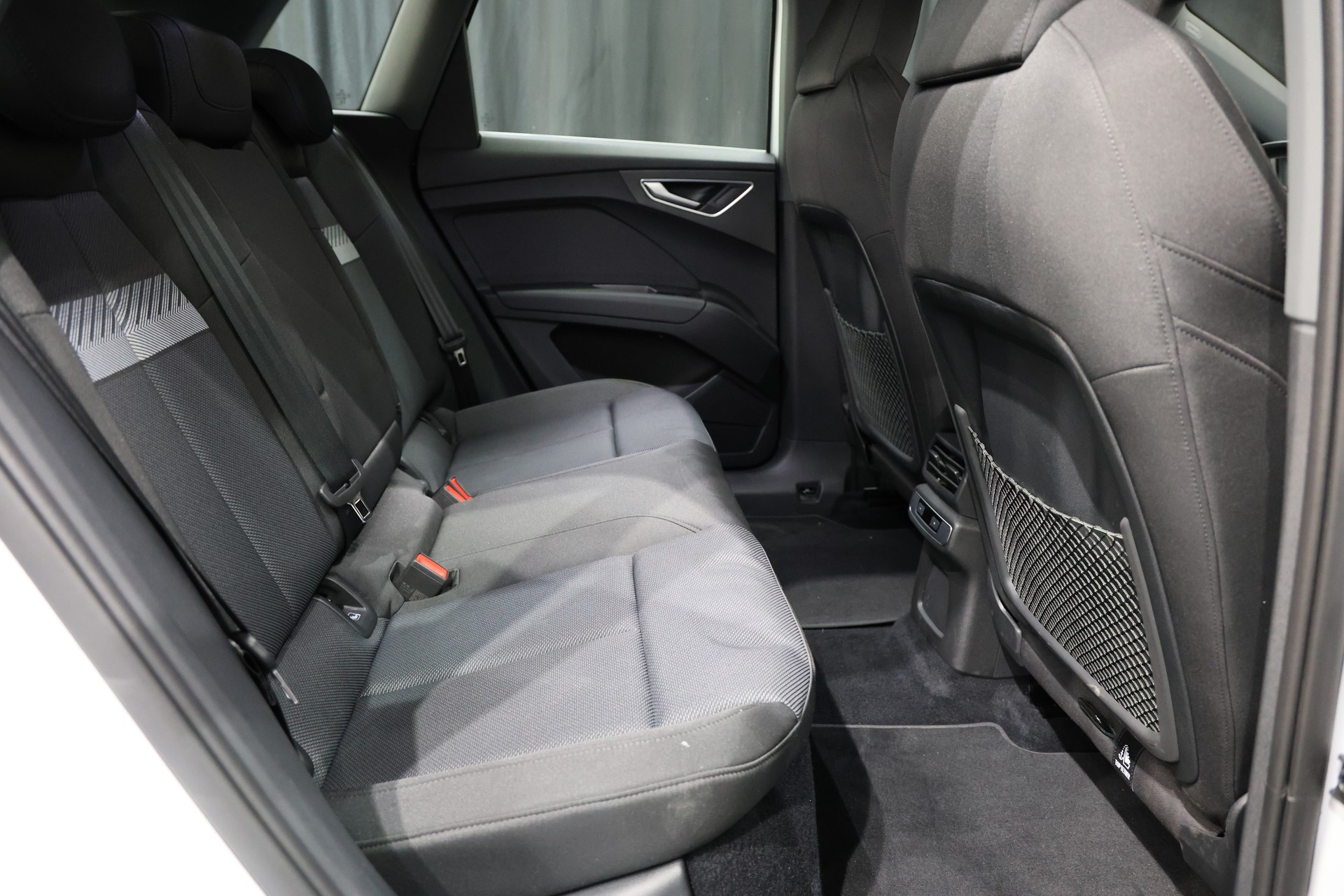AUDI Q4 e-tron 35-image-15