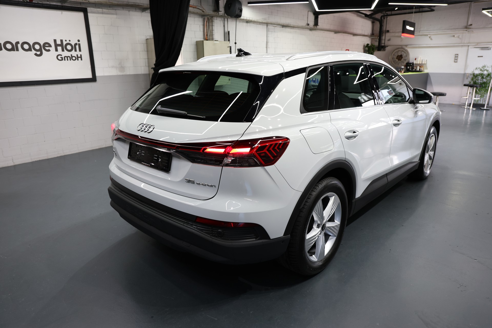 AUDI Q4 e-tron 35-image-8