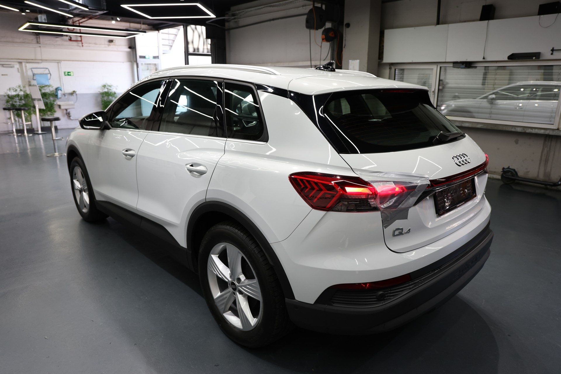 AUDI Q4 e-tron 35-image-7